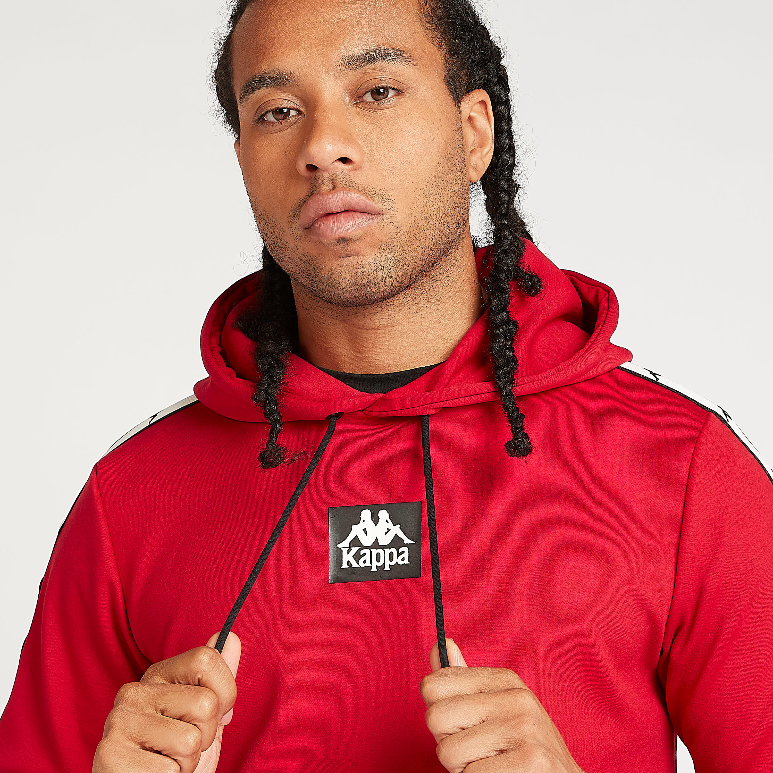 هودي مستدام بتفاصيل جيوب وطبعات شعار من كابا-men-winterwear-hoodiesandsweatshirts-image-5