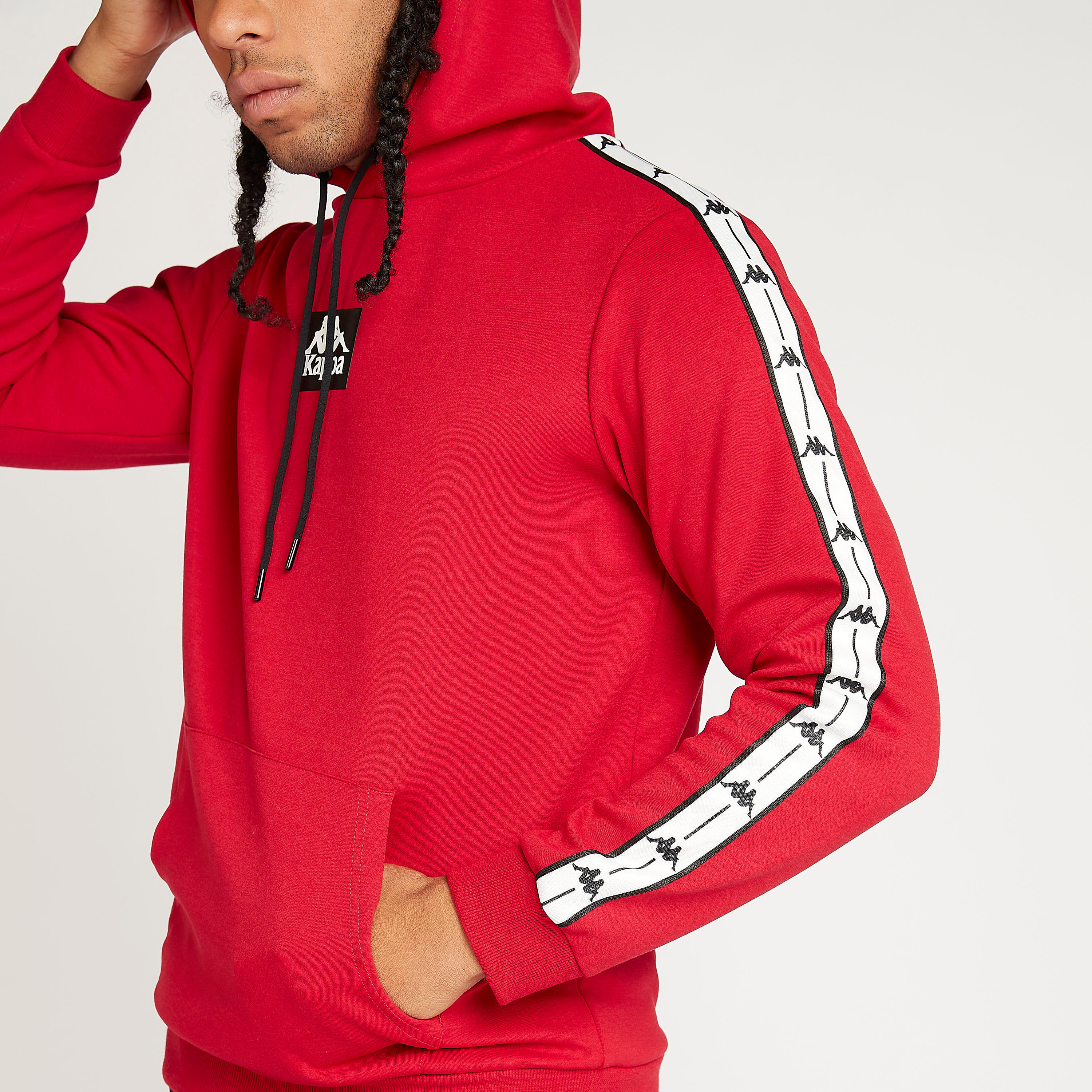 هودي مستدام بتفاصيل جيوب وطبعات شعار من كابا-men-winterwear-hoodiesandsweatshirts-image-6