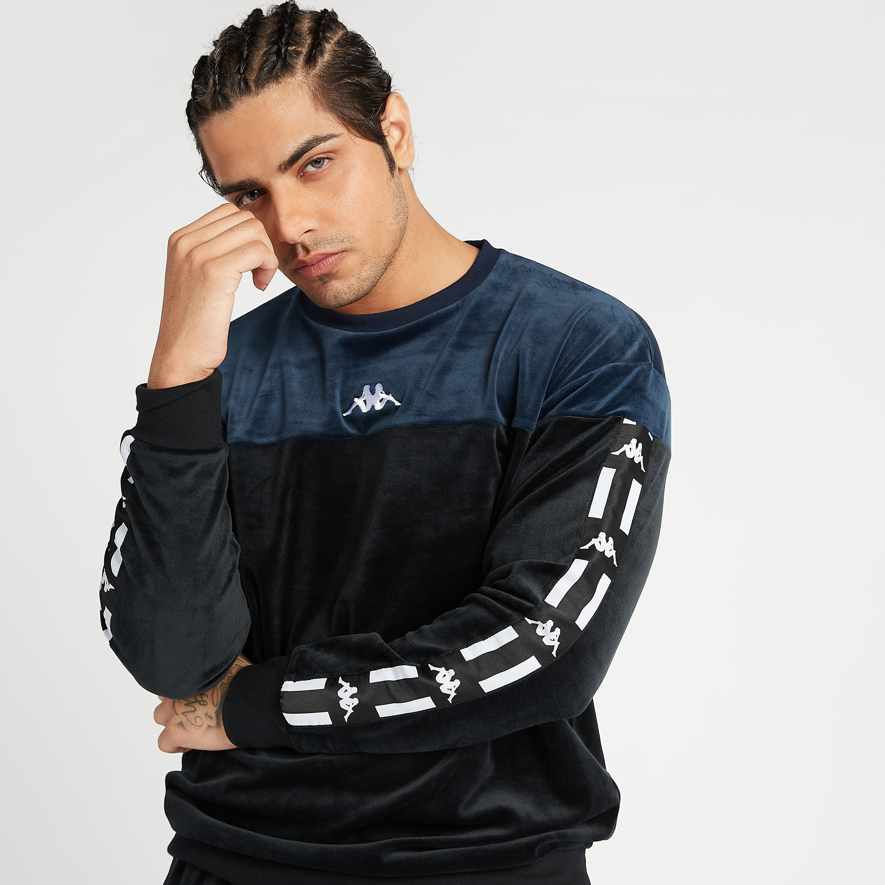 سويت شيرت بأكمام طويلة وتفاصيل شريطة وطبعات-men-winterwear-hoodiesandsweatshirts-image-3