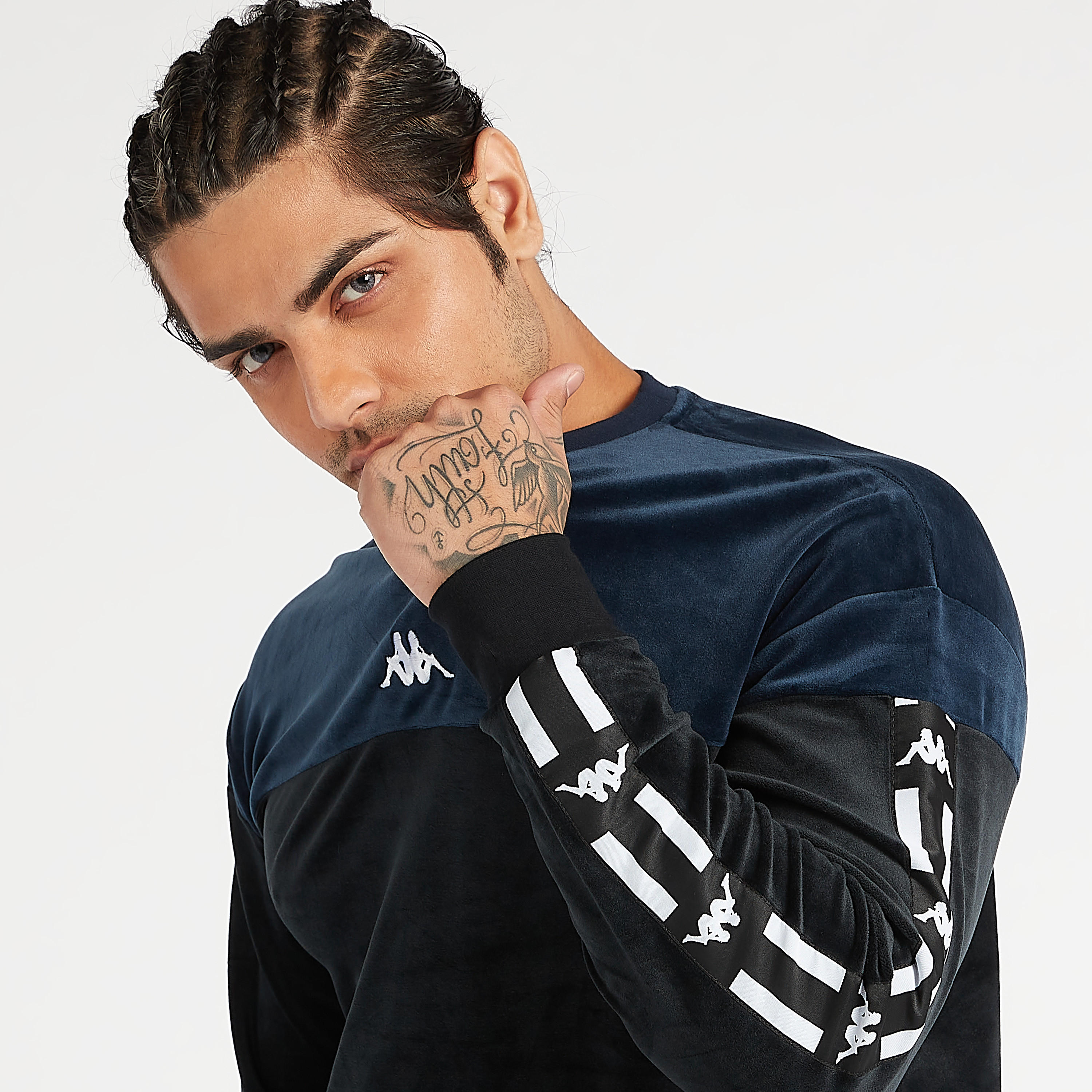 سويت شيرت بأكمام طويلة وتفاصيل شريطة وطبعات-men-winterwear-hoodiesandsweatshirts-image-4