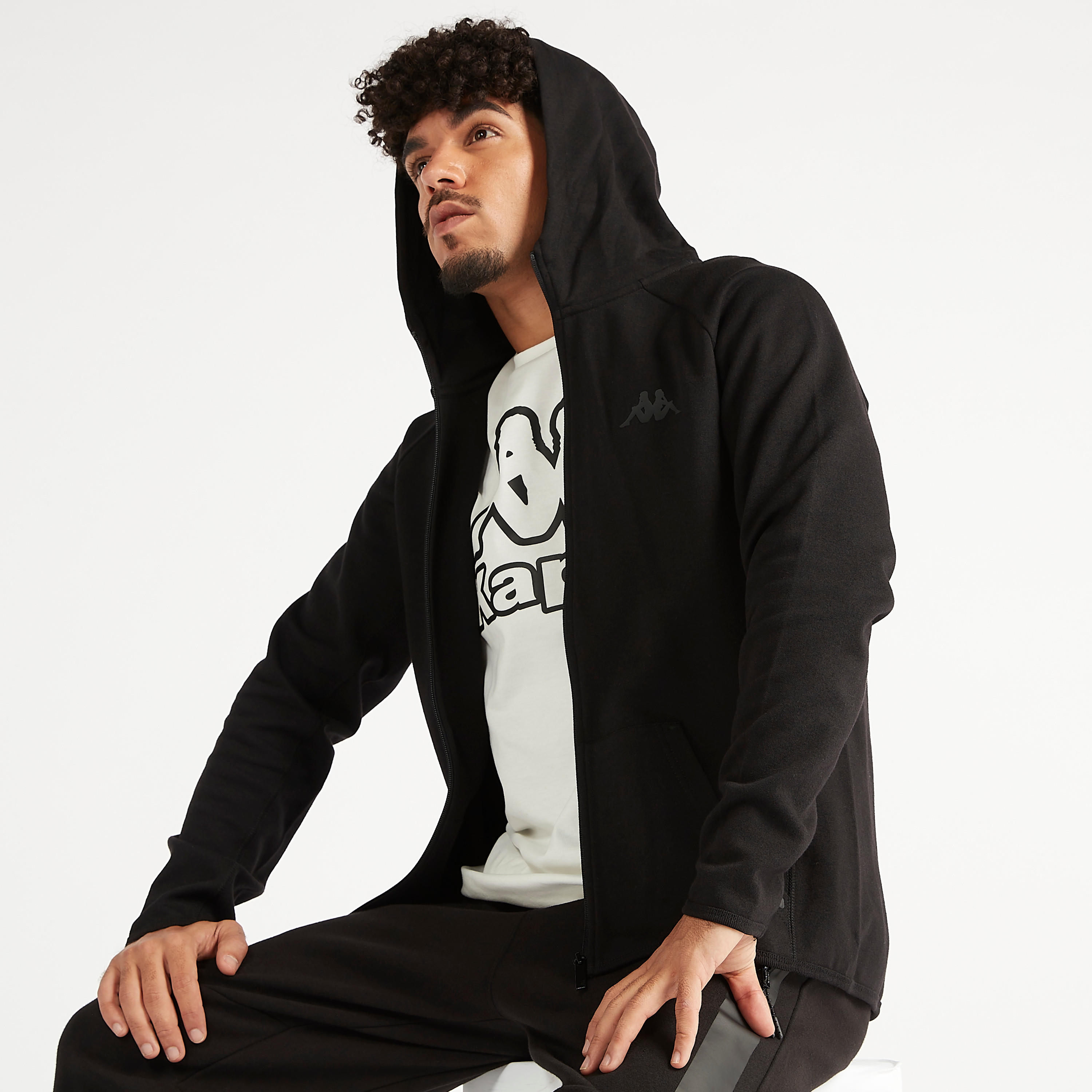 جاكيت مستدام سادة بياقة بقبّعة وسحّاب إغلاق من كابا-men-clothing-jacketsandblazers-jackets-image-3