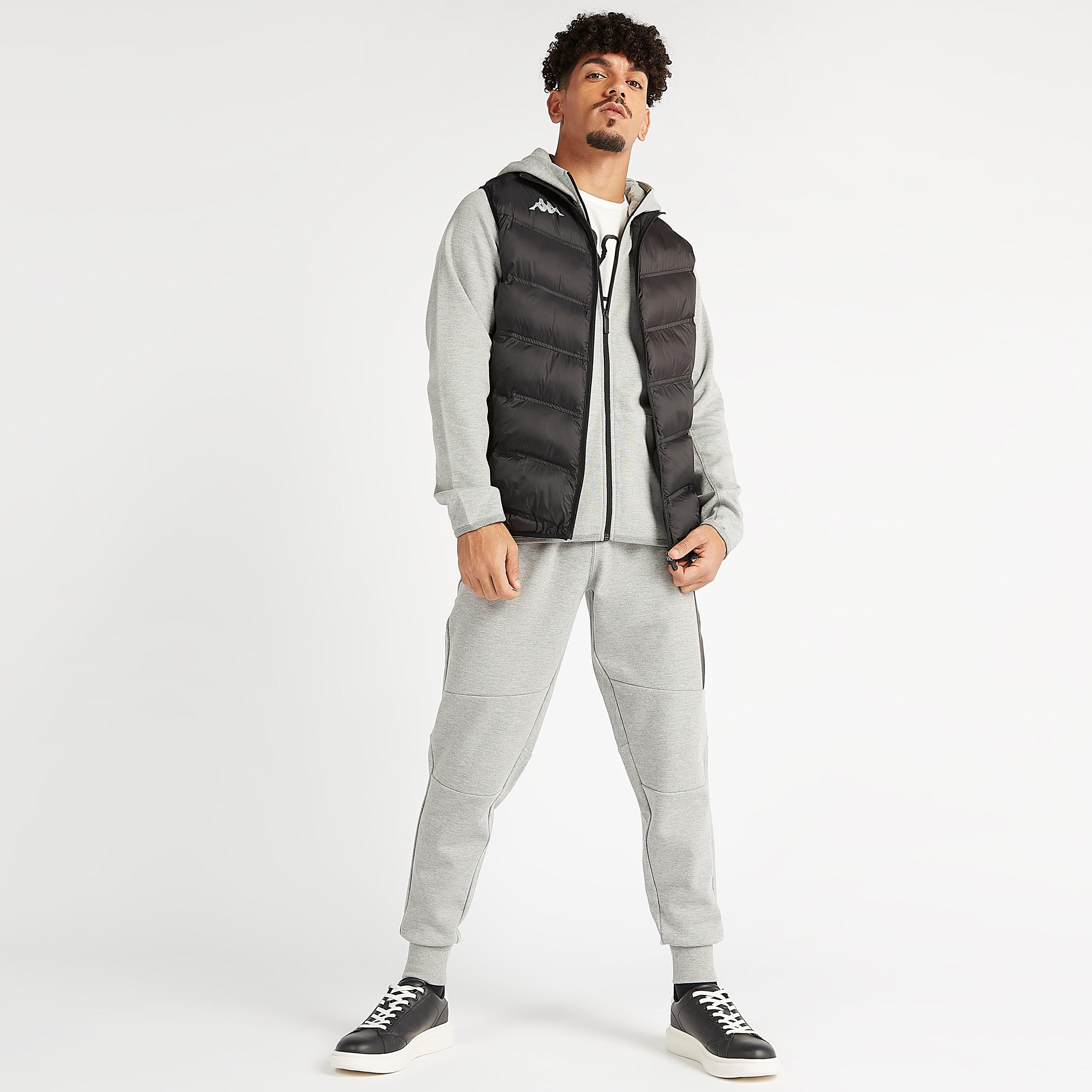 شورت مستدام سادة برباط إغلاق وجيوب من كابا-men-clothing-sportswearandactivewear-bottoms-image-2