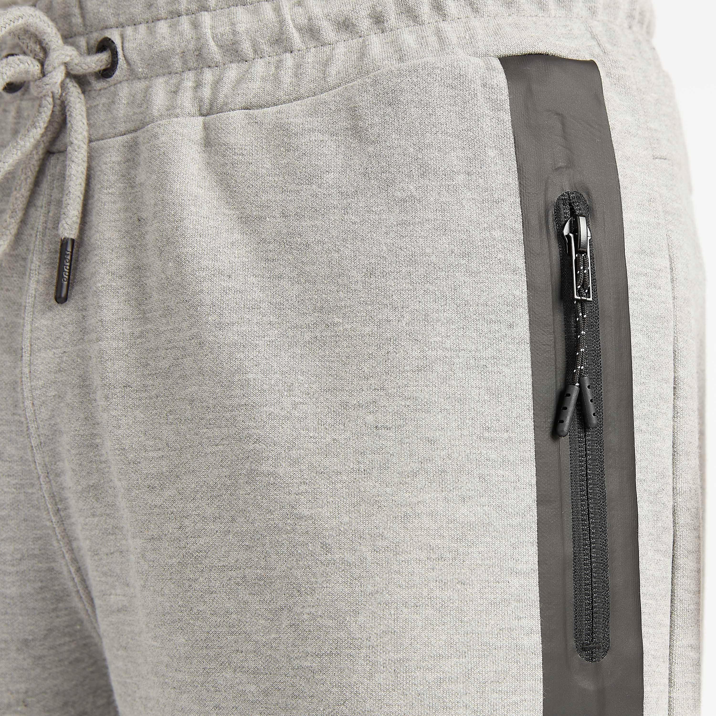 شورت مستدام سادة برباط إغلاق وجيوب من كابا-men-clothing-sportswearandactivewear-bottoms-image-3