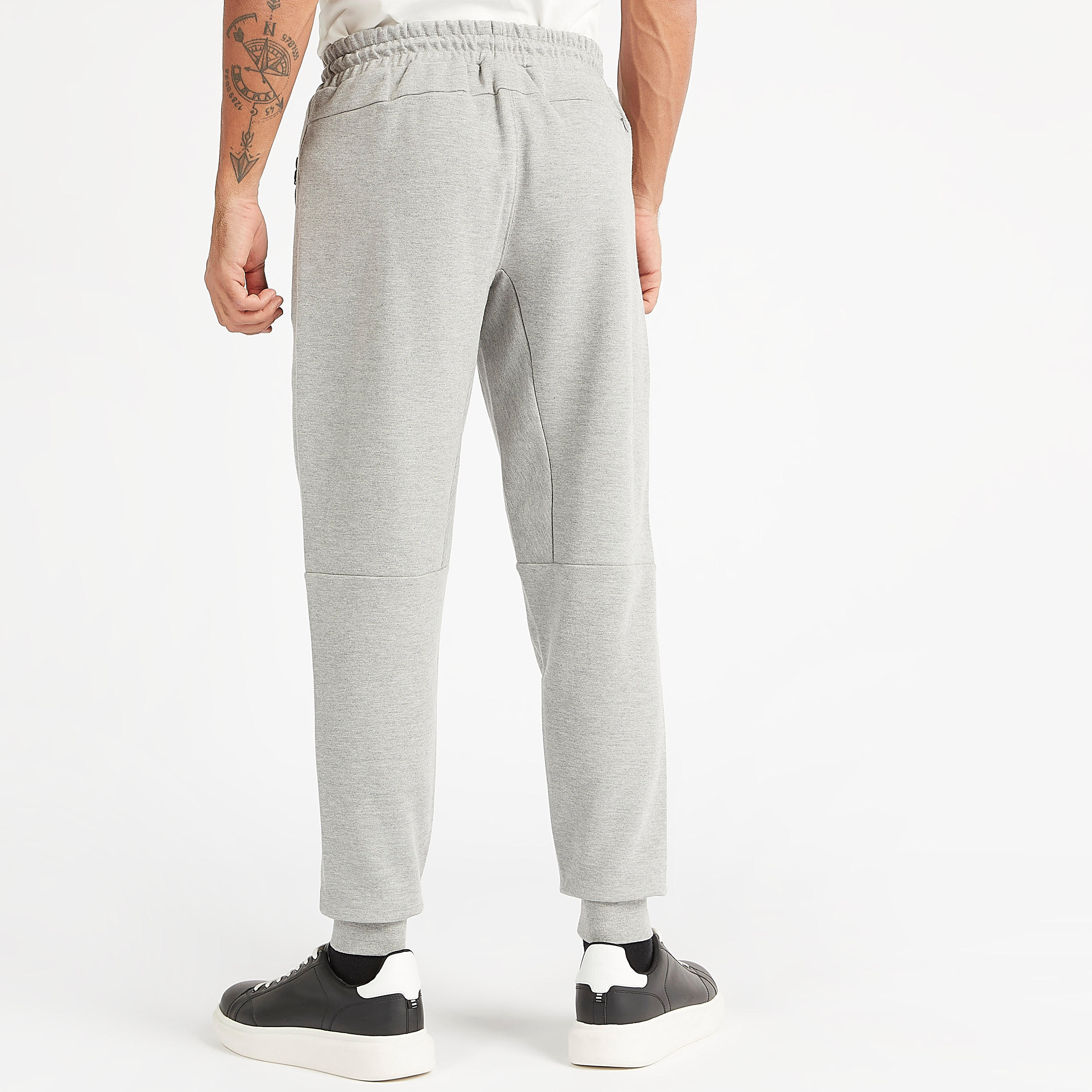 شورت مستدام سادة برباط إغلاق وجيوب من كابا-men-clothing-sportswearandactivewear-bottoms-image-4