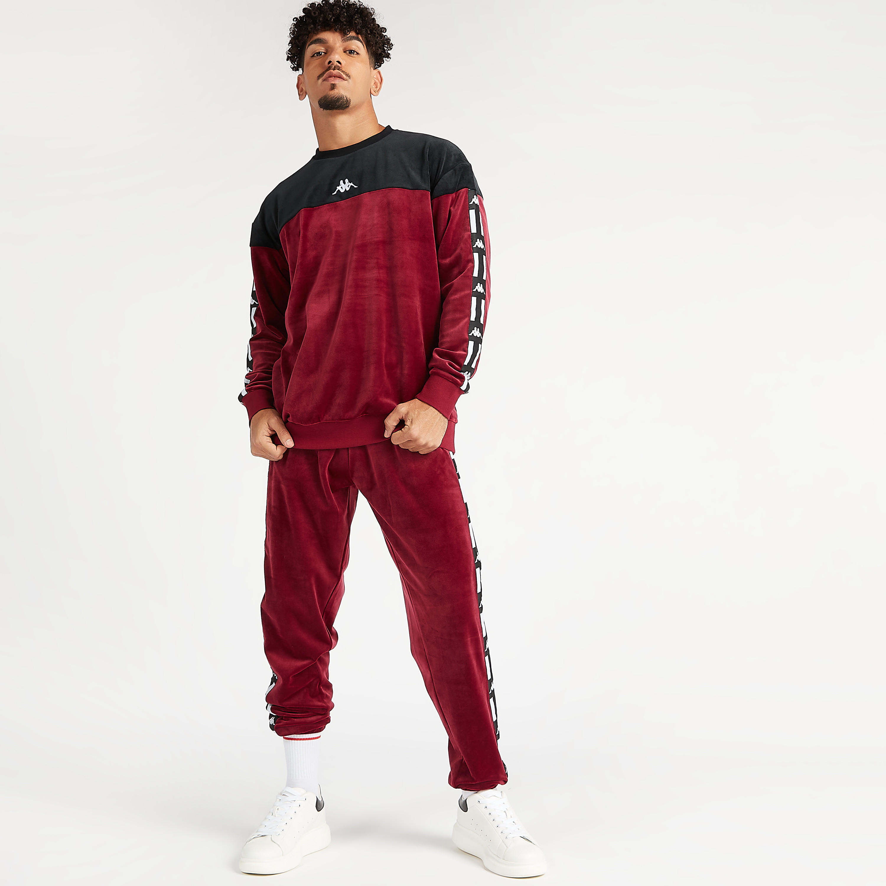 بنطلون رياضي بتفاصيل شريطة بطبعات وخصر مطّاطي-men-clothing-sportswearandactivewear-bottoms-image-5