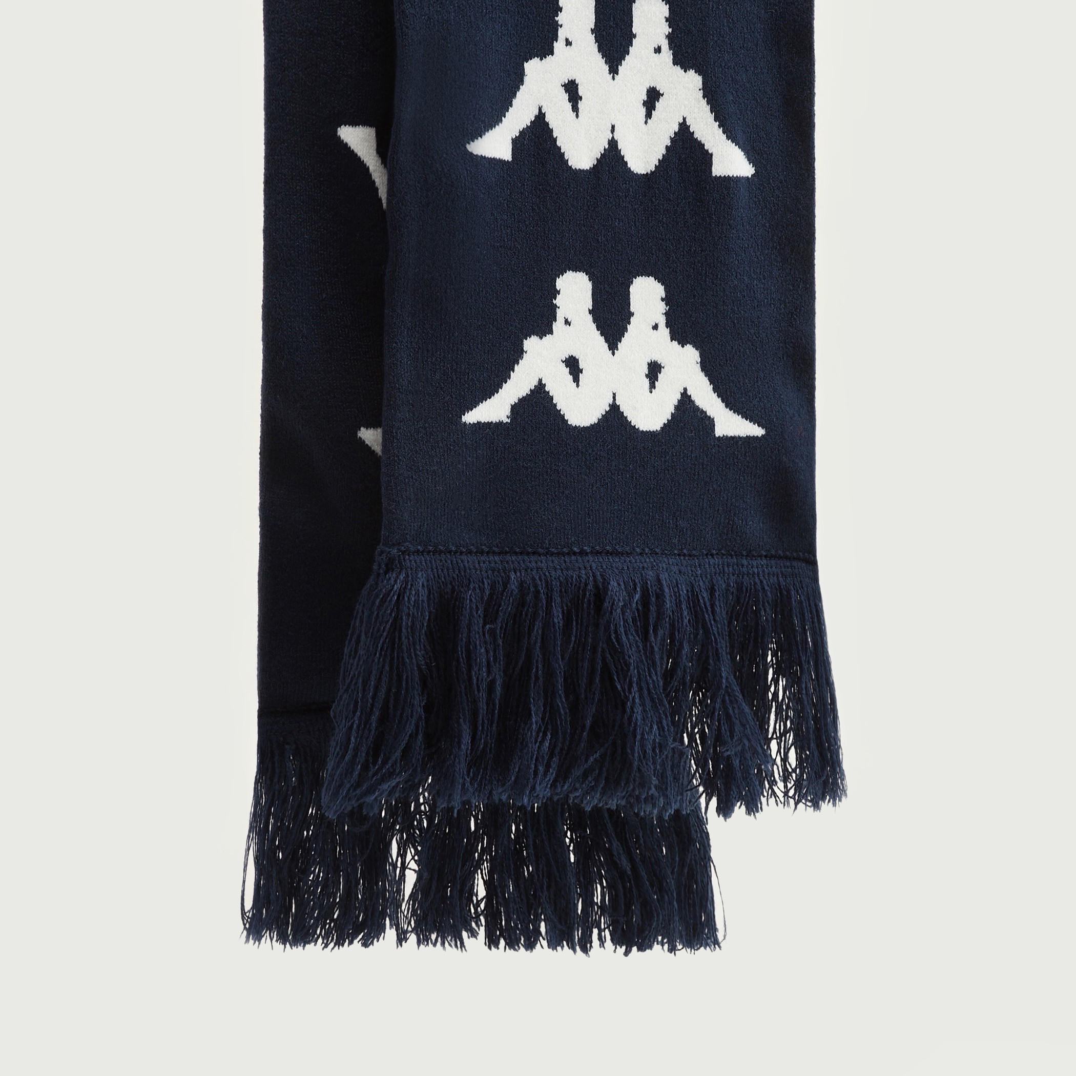 وشاح بتفاصيل شعار وشراشيب من كابا-men-scarvesandgloves-image-1