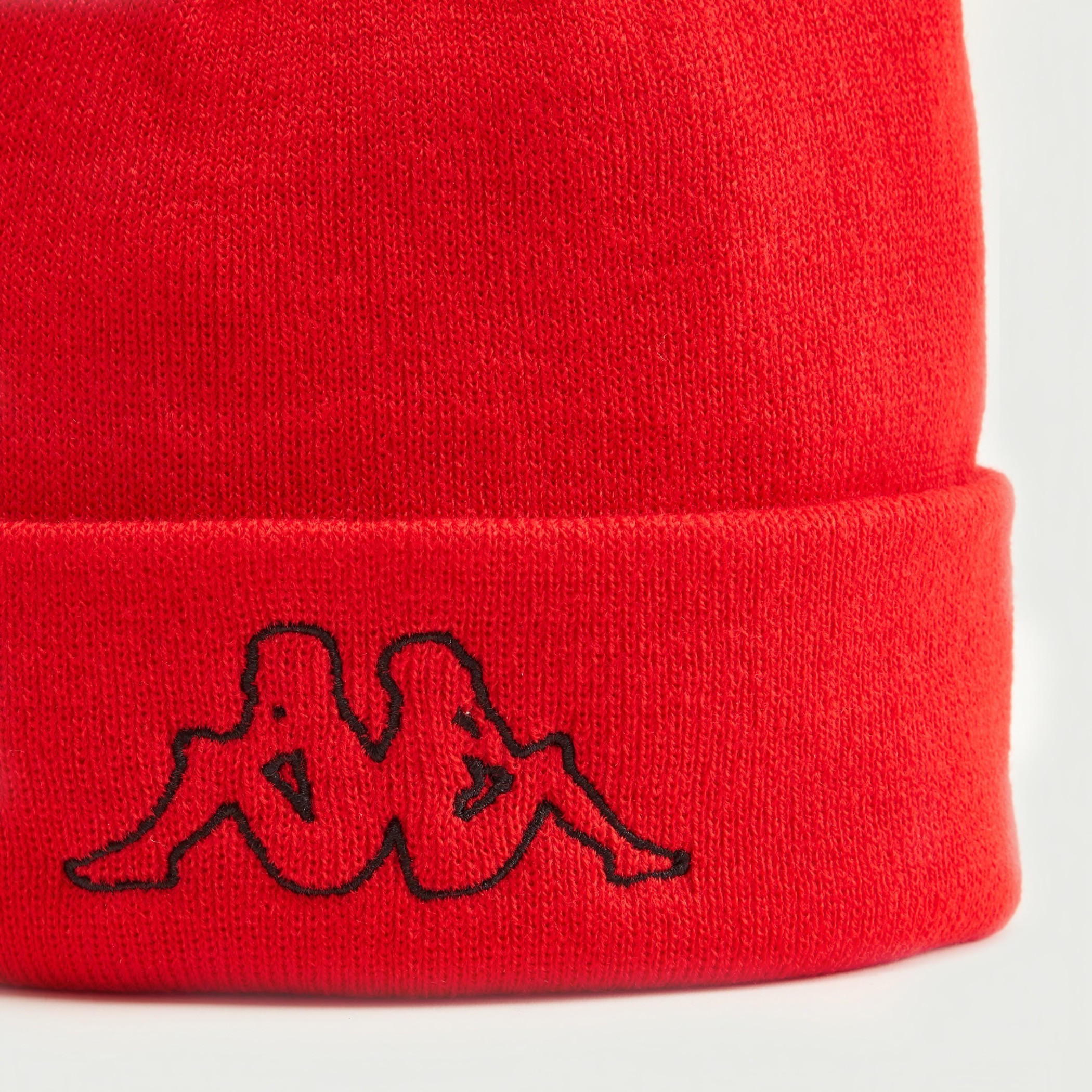 قبّعة بيني سادة بتطريز شعار من كابا-men-caps-image-3