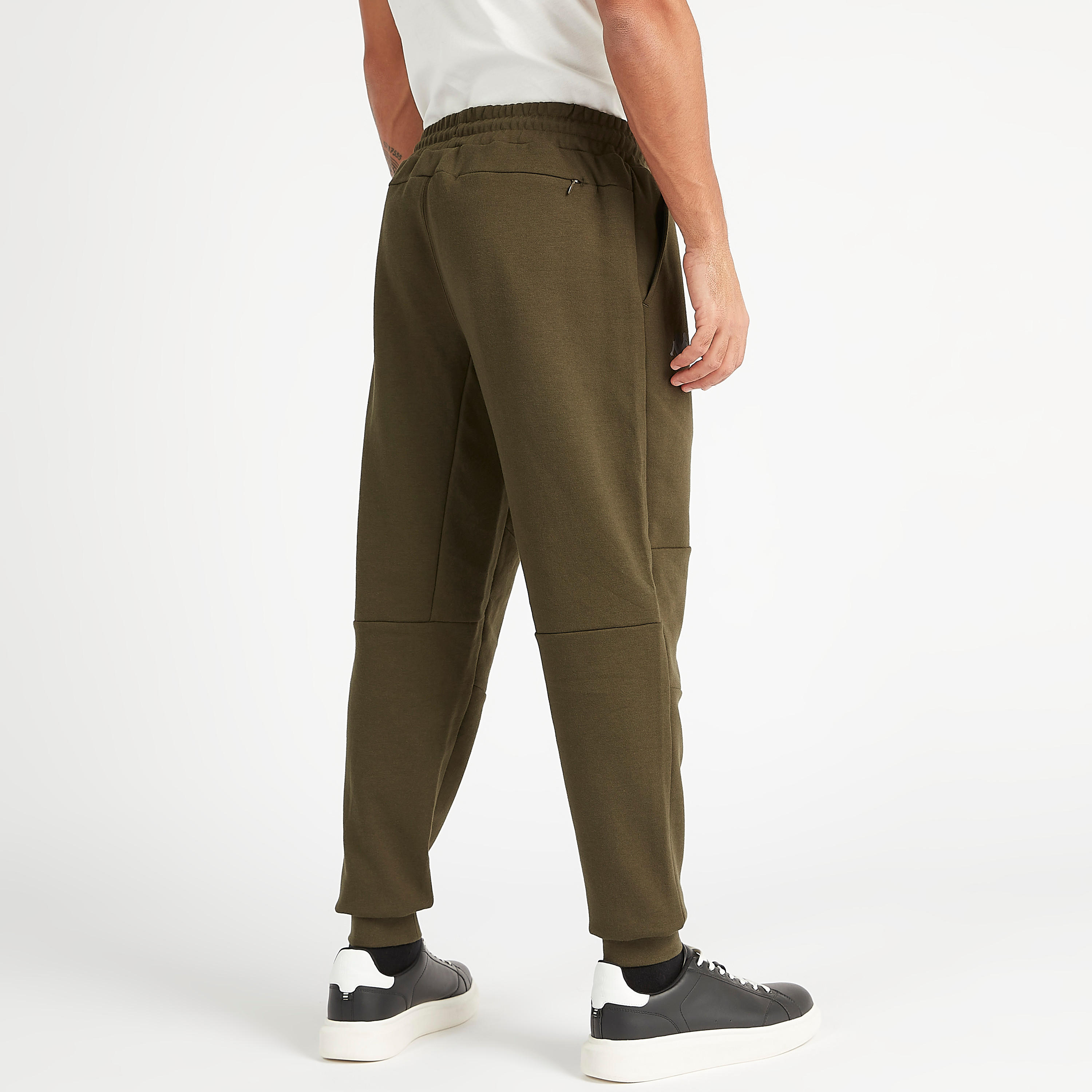 بنطلون رياضي بجيوب بسحّاب من كابا-men-clothing-sportswearandactivewear-tracksuits-image-2