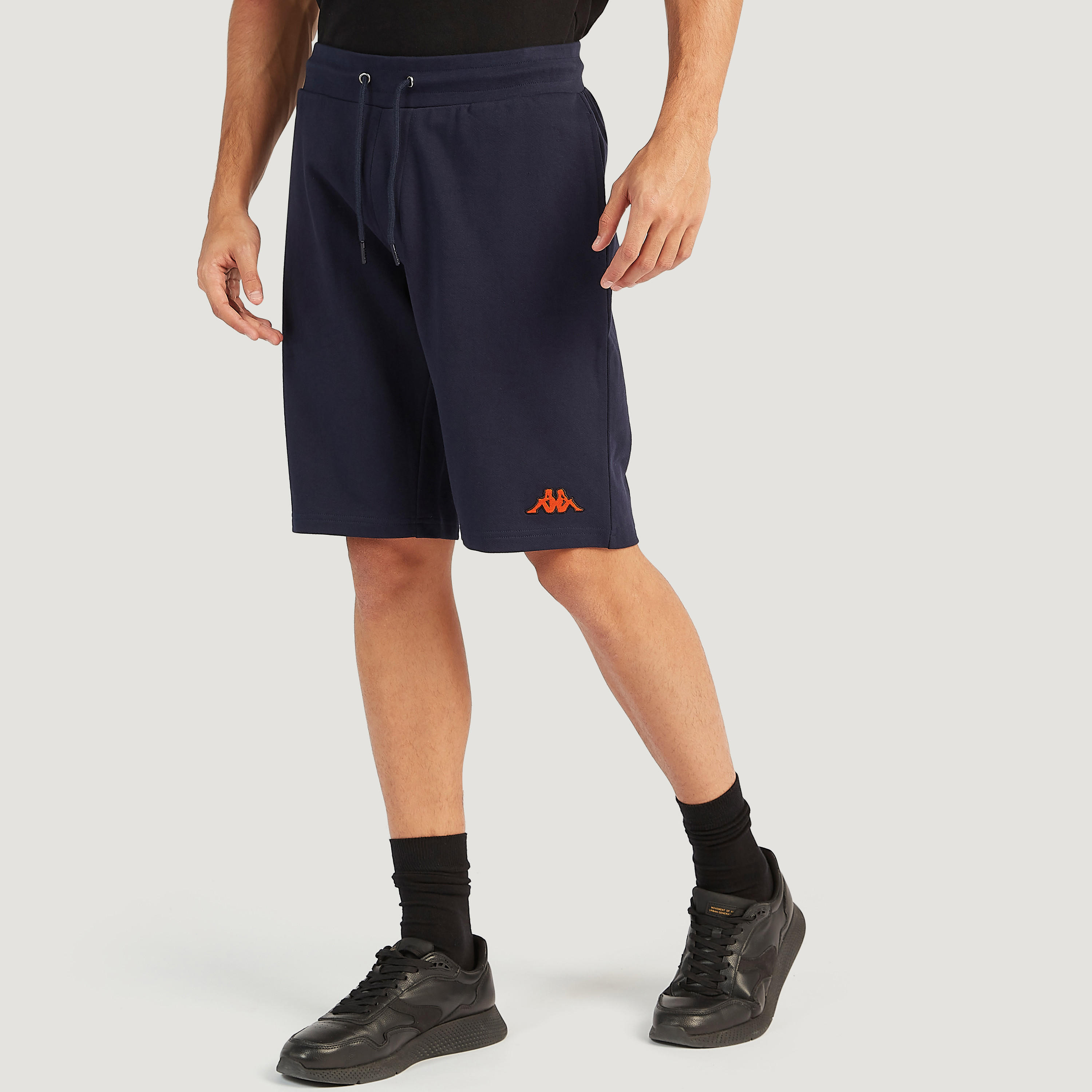 شورت مستدام سادة برباط إغلاق وجيوب من كابا-men-clothing-sportswearandactivewear-bottoms-image-4
