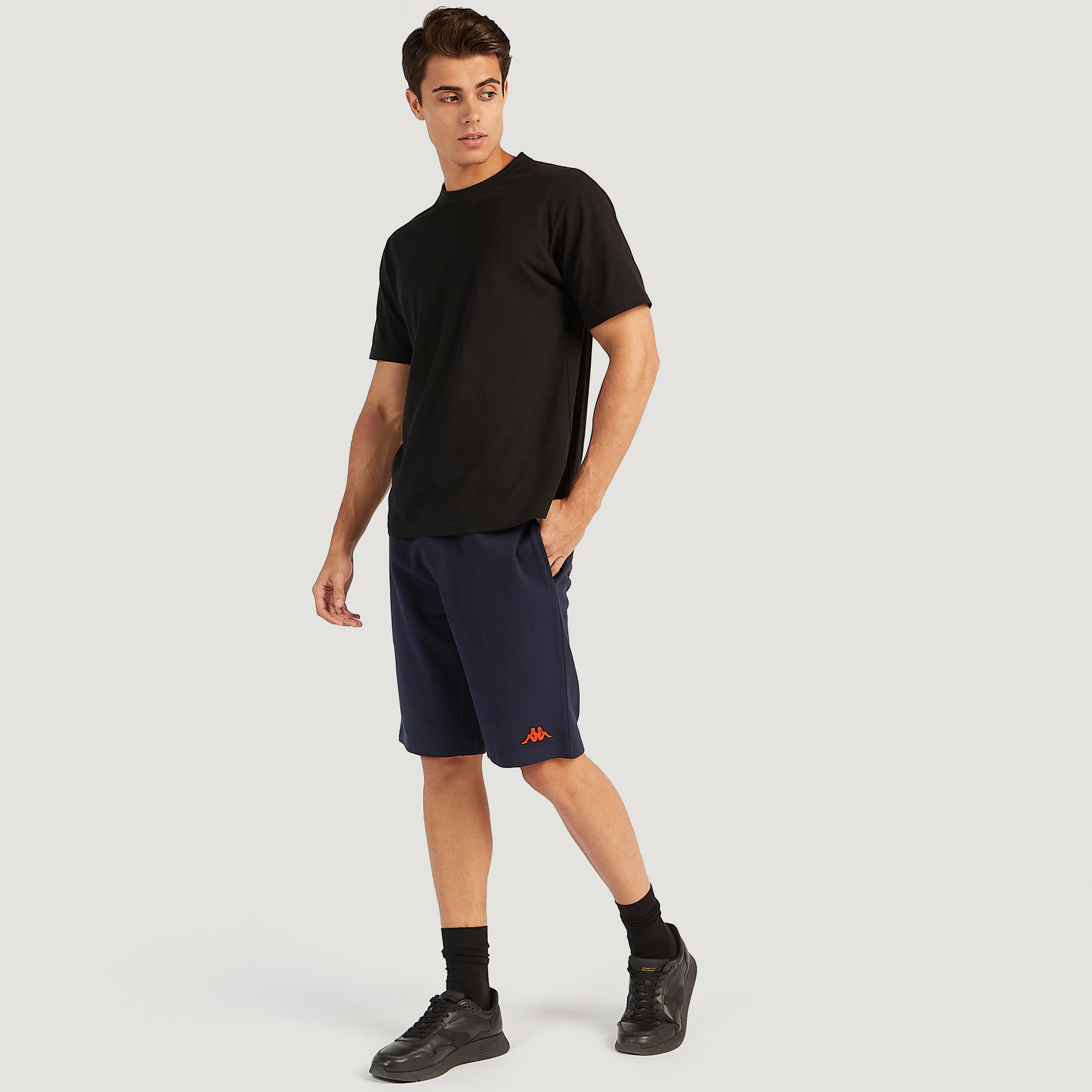 شورت مستدام سادة برباط إغلاق وجيوب من كابا-men-clothing-sportswearandactivewear-bottoms-image-3