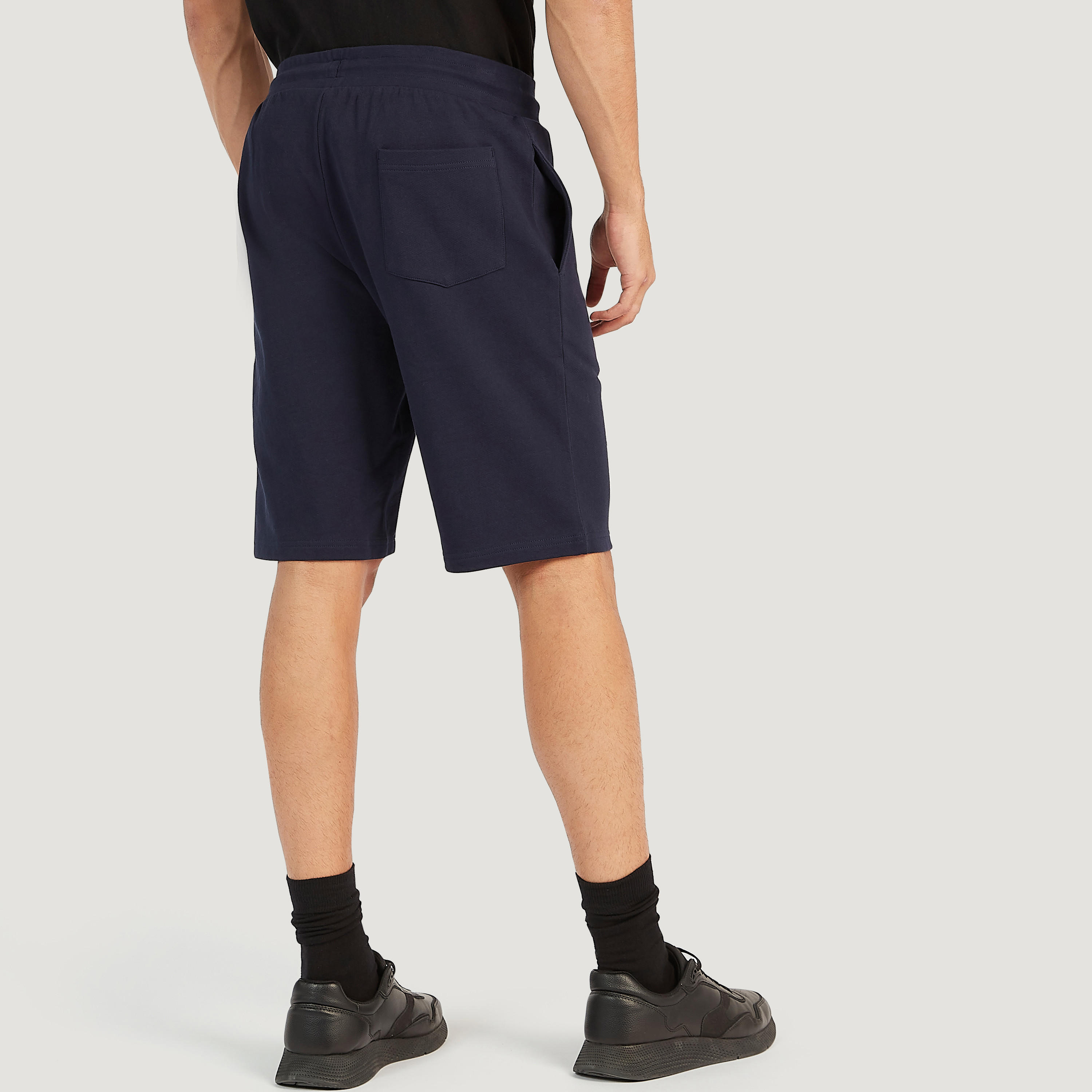 شورت مستدام سادة برباط إغلاق وجيوب من كابا-men-clothing-sportswearandactivewear-bottoms-image-1