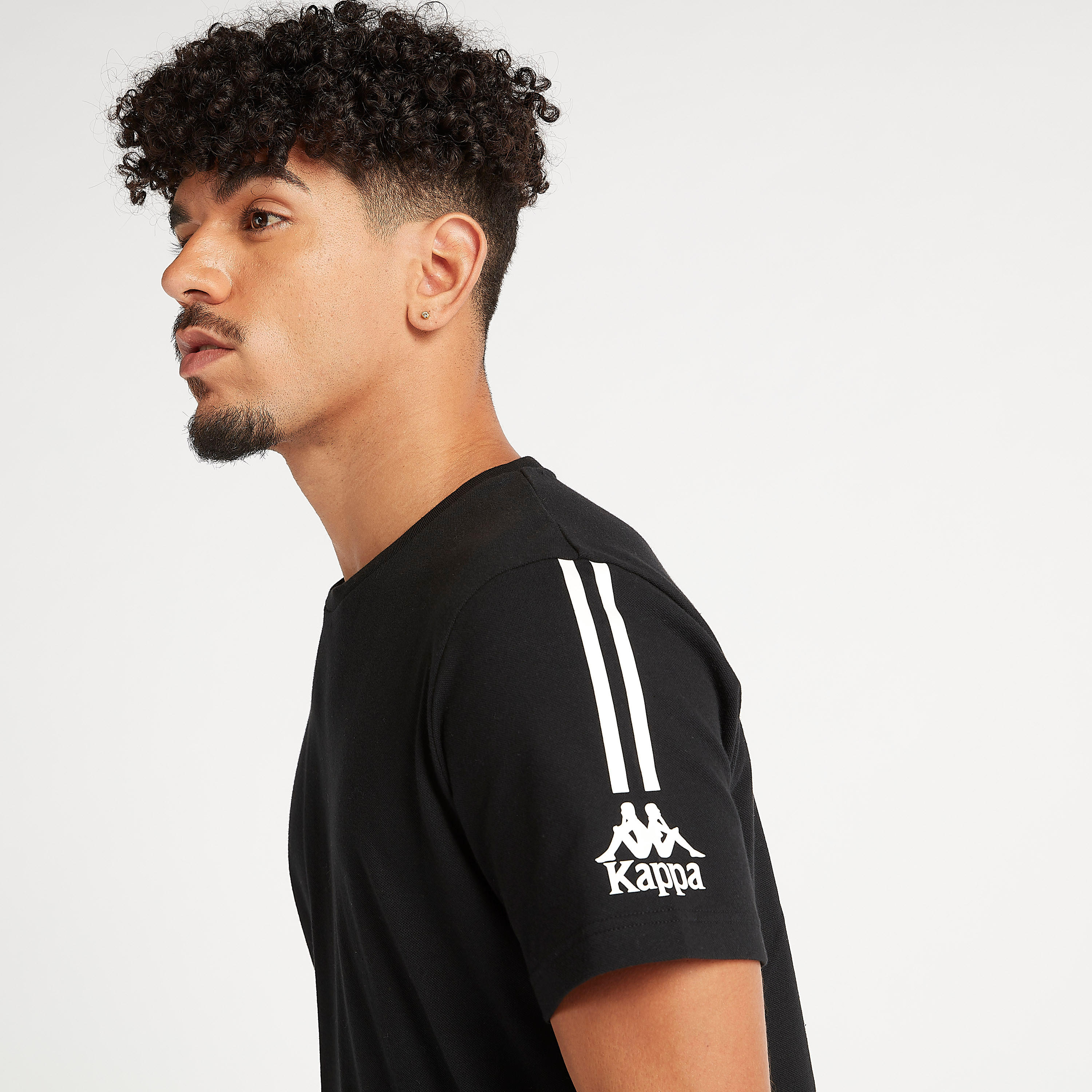 تيشيرت بطبعات وياقة ضيّقة وأكمام قصيرة من كابا-men-clothing-sportswearandactivewear-tshirtsandpolos-image-4