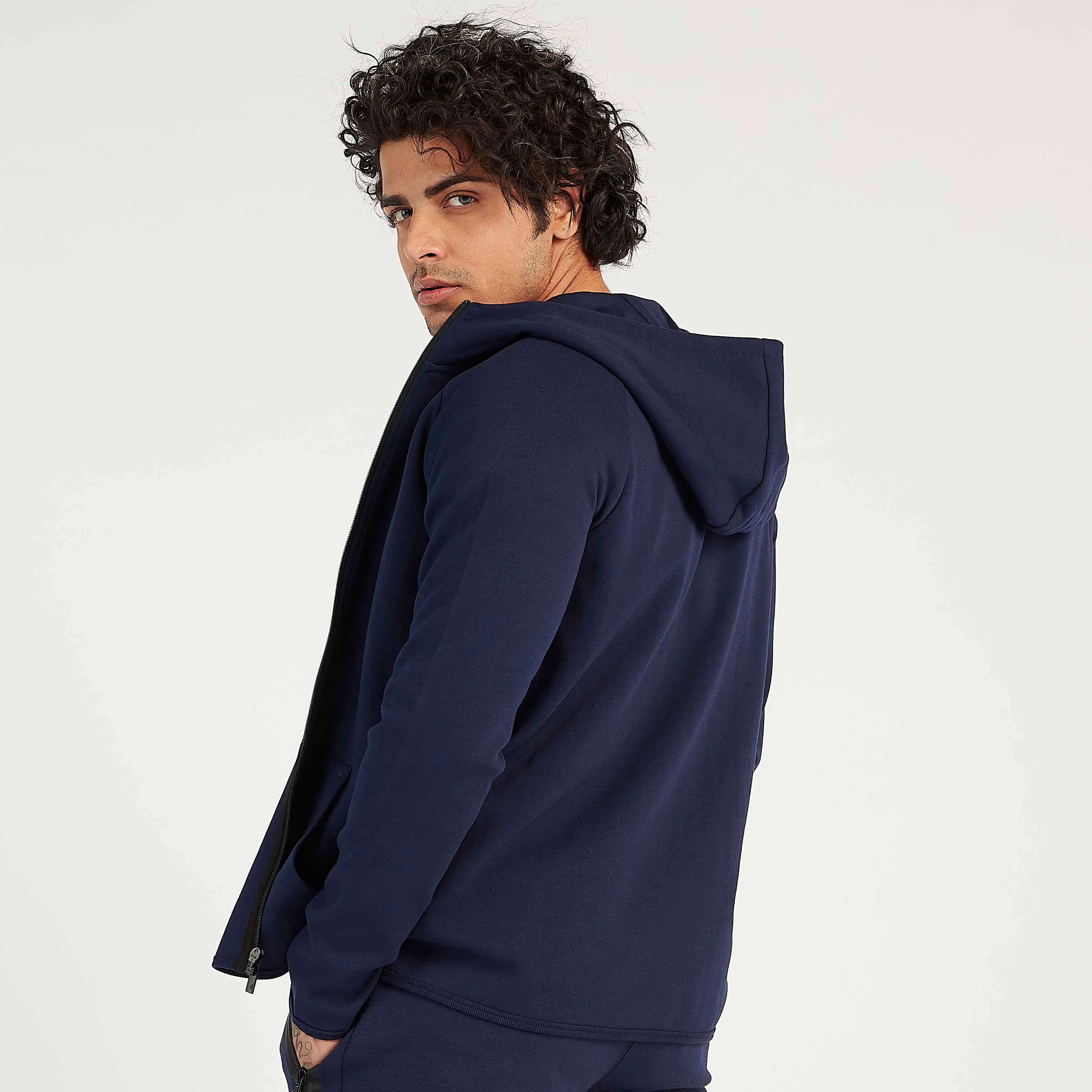 هودي مستدام سادة بطبعات شعار وأكمام طويلة من كابا-men-winterwear-hoodiesandsweatshirts-image-12