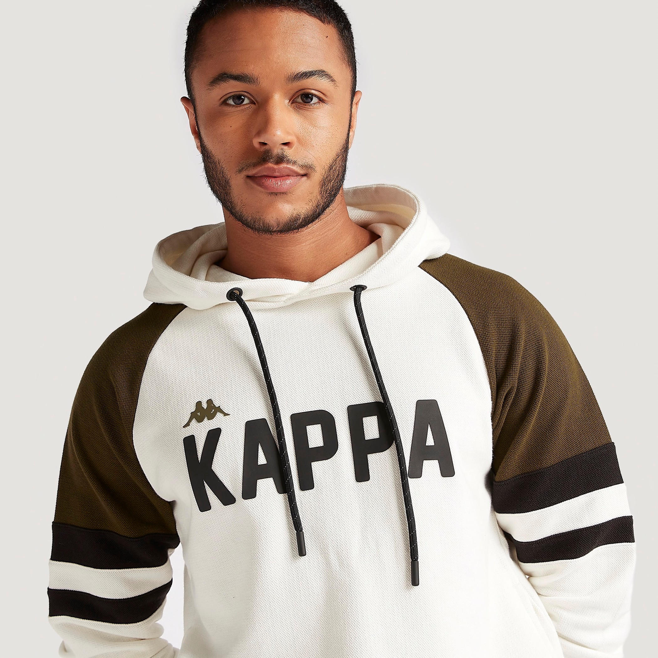 هودي بأكمام طويلة وطبعات من كابا-men-winterwear-hoodiesandsweatshirts-image-3