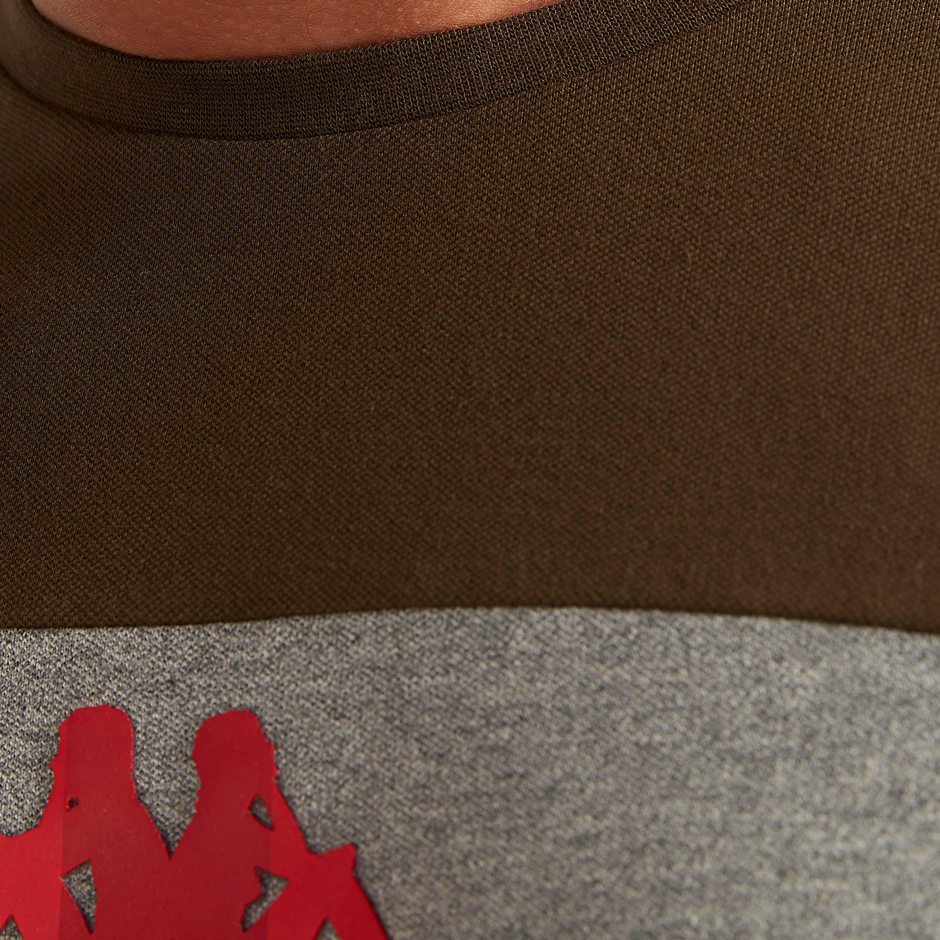 تيشيرت بياقة ضيّقة وأكمام قصيرة وطبعات من كابا-men-clothing-sportswearandactivewear-tshirtsandpolos-image-5