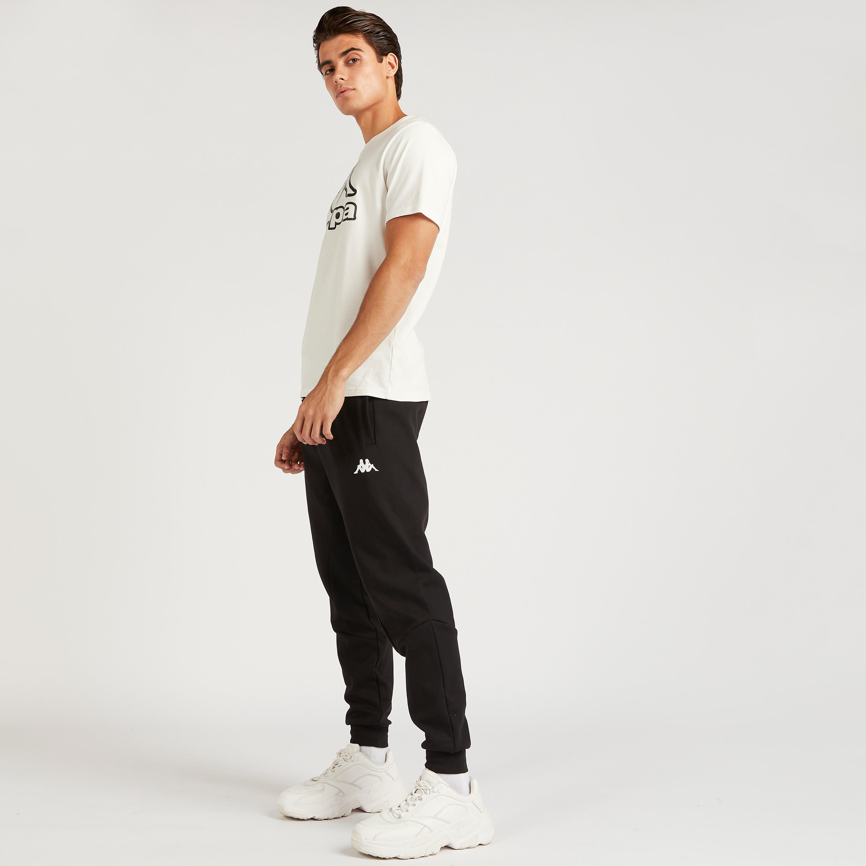 بنطلون رياضي بجيوب ورباط إغلاق من كابا-men-clothing-sportswearandactivewear-tracksuits-image-1