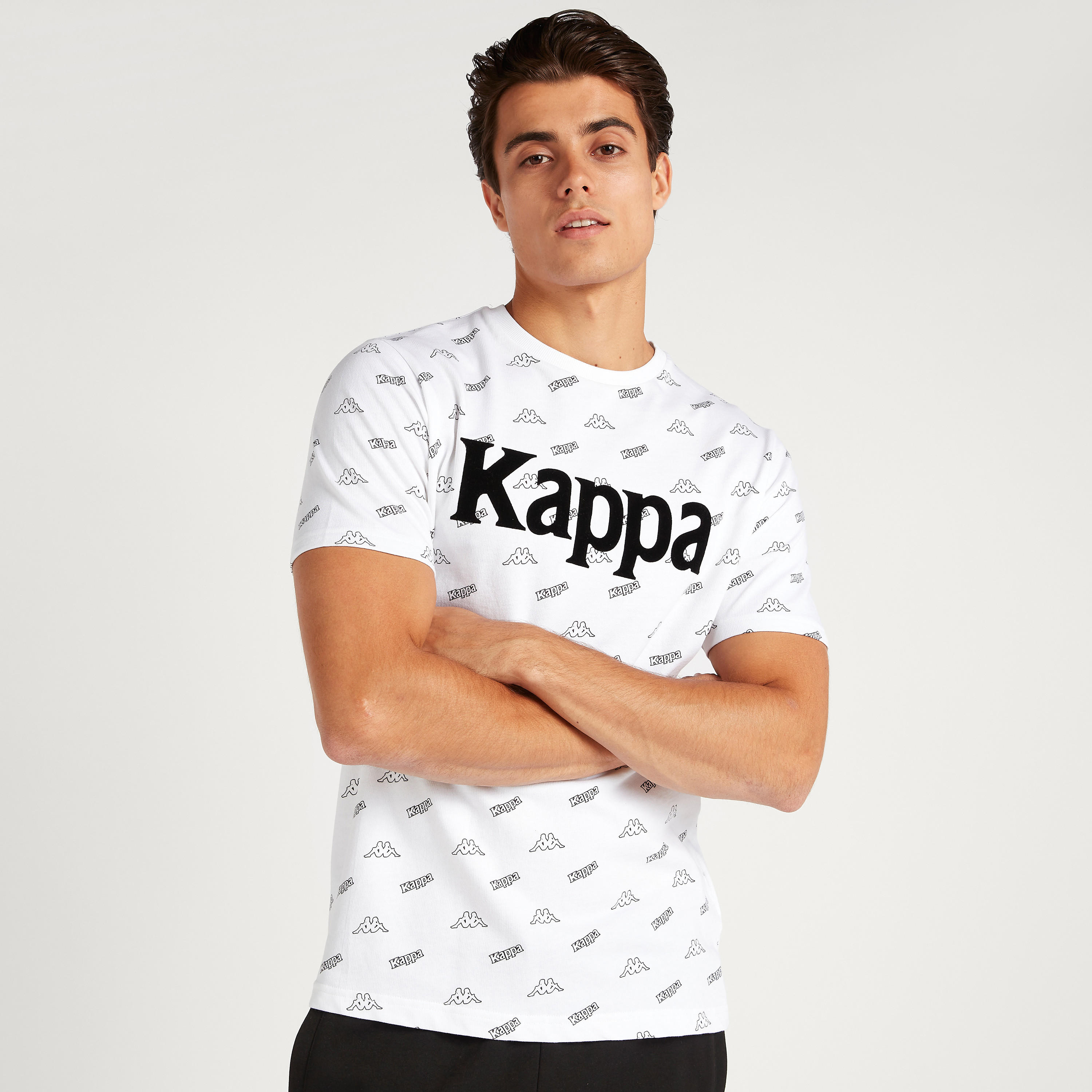 تيشيرت بطبعات وياقة ضيّقة وأكمام قصيرة من كابا-men-clothing-sportswearandactivewear-tshirtsandpolos-image-5