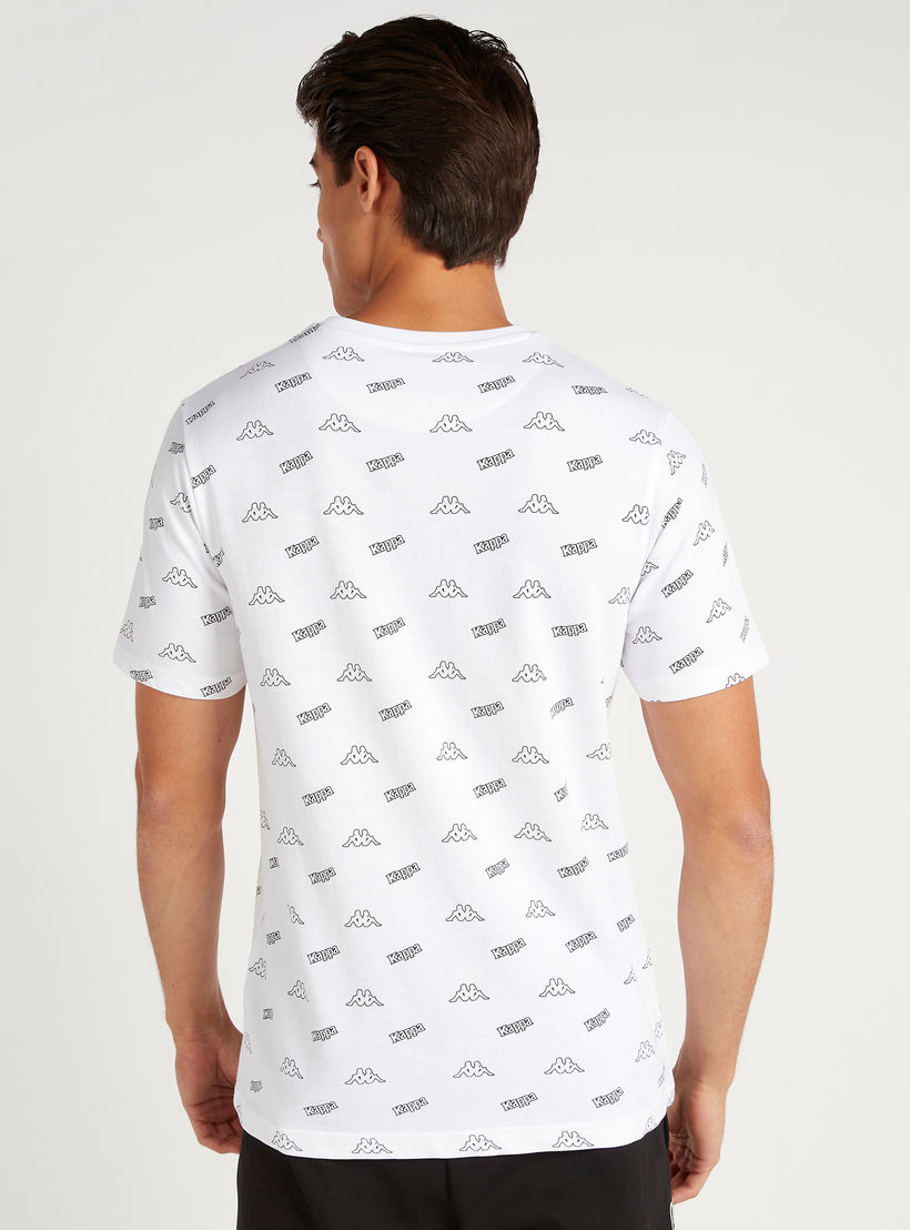 تيشيرت بطبعات وياقة ضيّقة وأكمام قصيرة من كابا-men-clothing-sportswearandactivewear-tshirtsandpolos-image-2