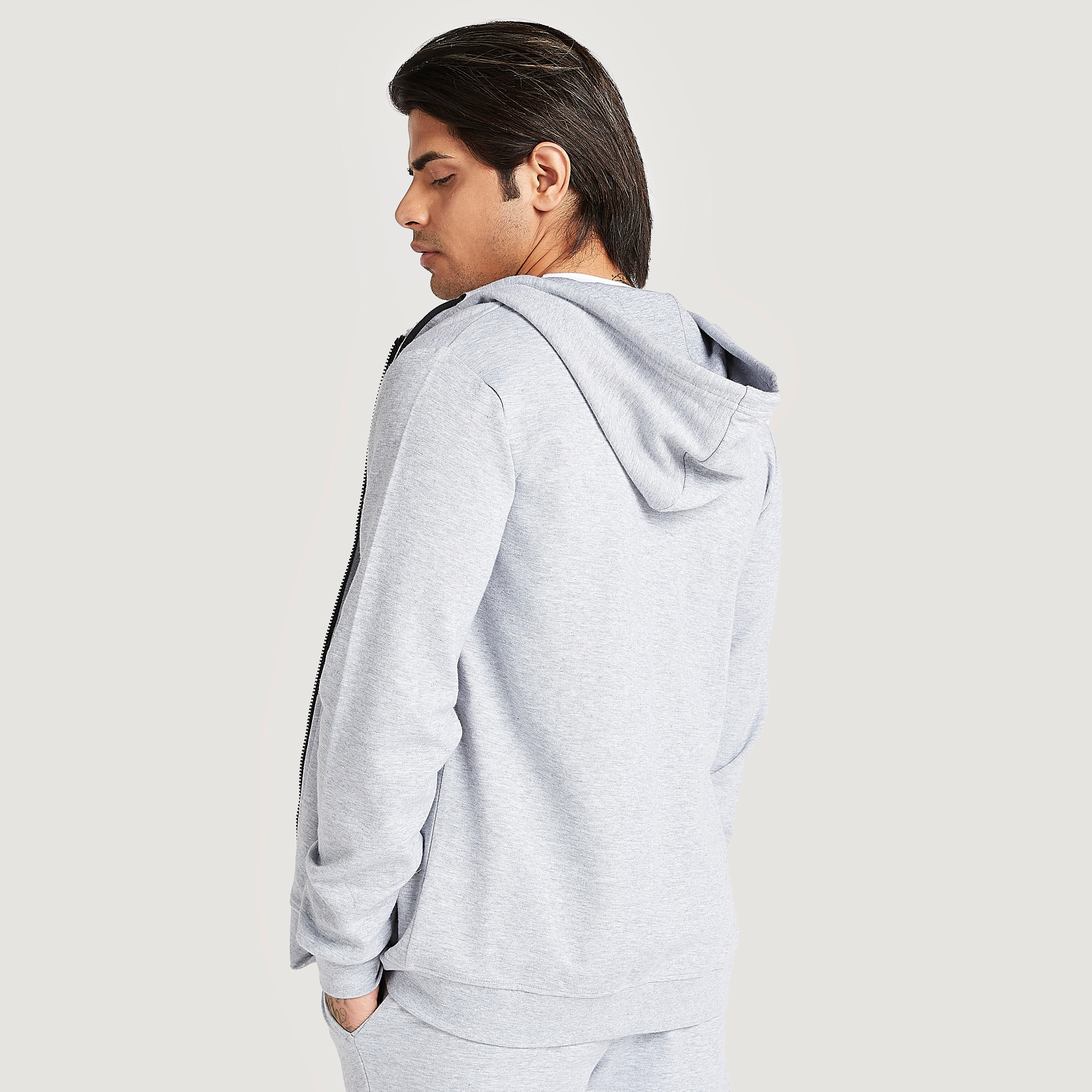 هودي بسحّاب وأكمام طويلة وجيوب من كابا-men-winterwear-hoodiesandsweatshirts-image-2