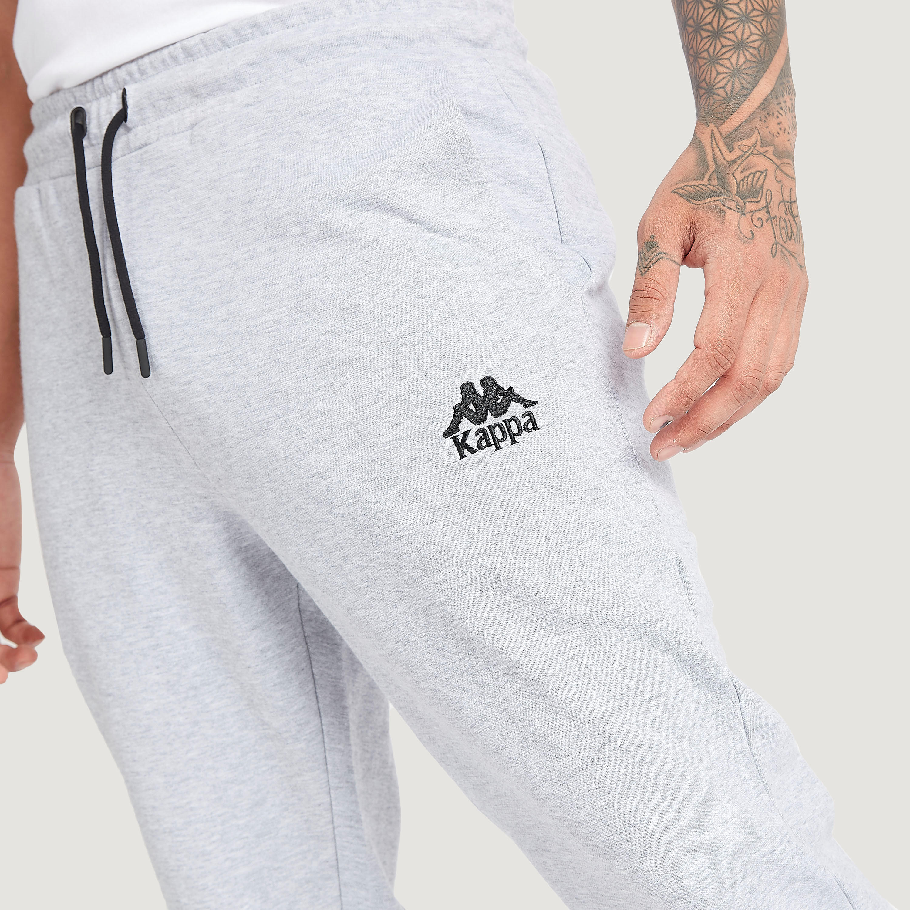 بنطلون رياضي مطرّز بشعار ورباط إغلاق من كابا-men-clothing-sportswearandactivewear-tracksuits-image-3