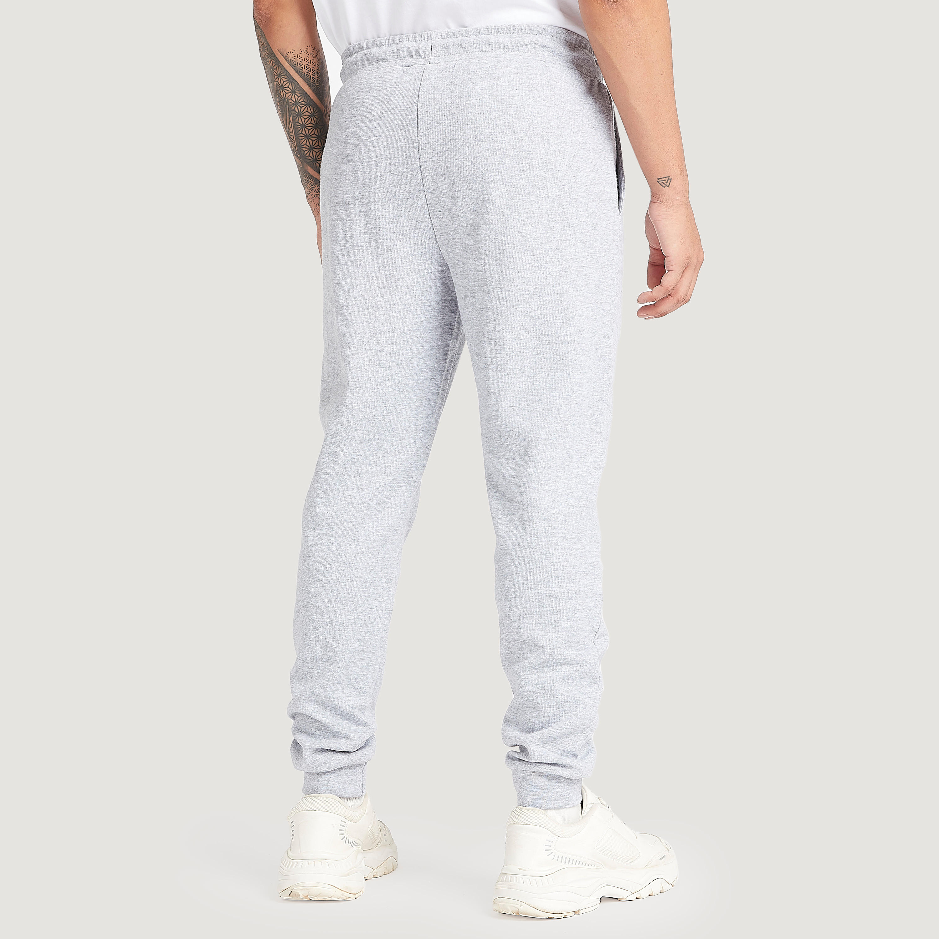 بنطلون رياضي مطرّز بشعار ورباط إغلاق من كابا-men-clothing-sportswearandactivewear-tracksuits-image-2