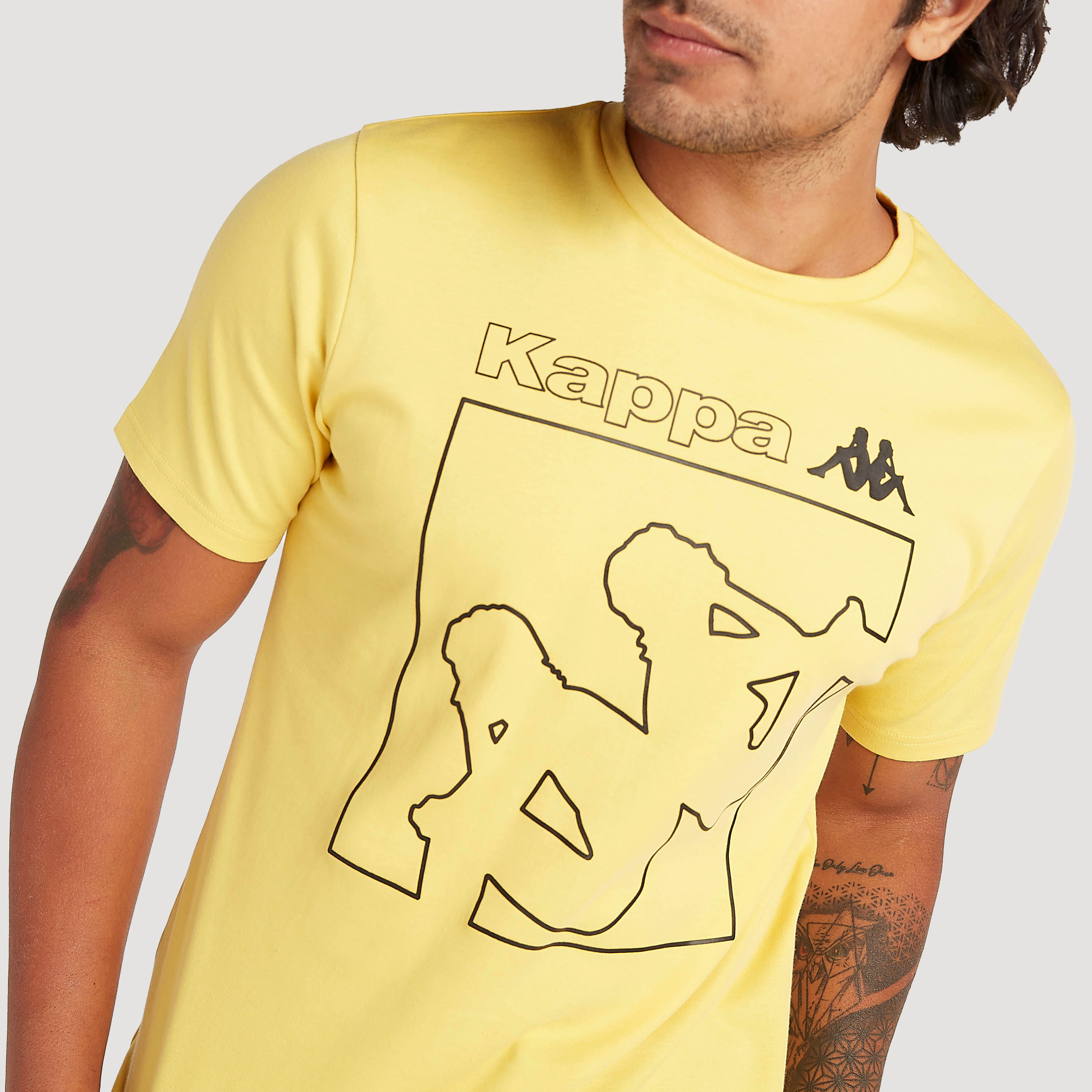 تيشيرت بطبعات وياقة ضيّقة وأكمام قصيرة من كابا-men-clothing-sportswearandactivewear-tshirtsandpolos-image-3