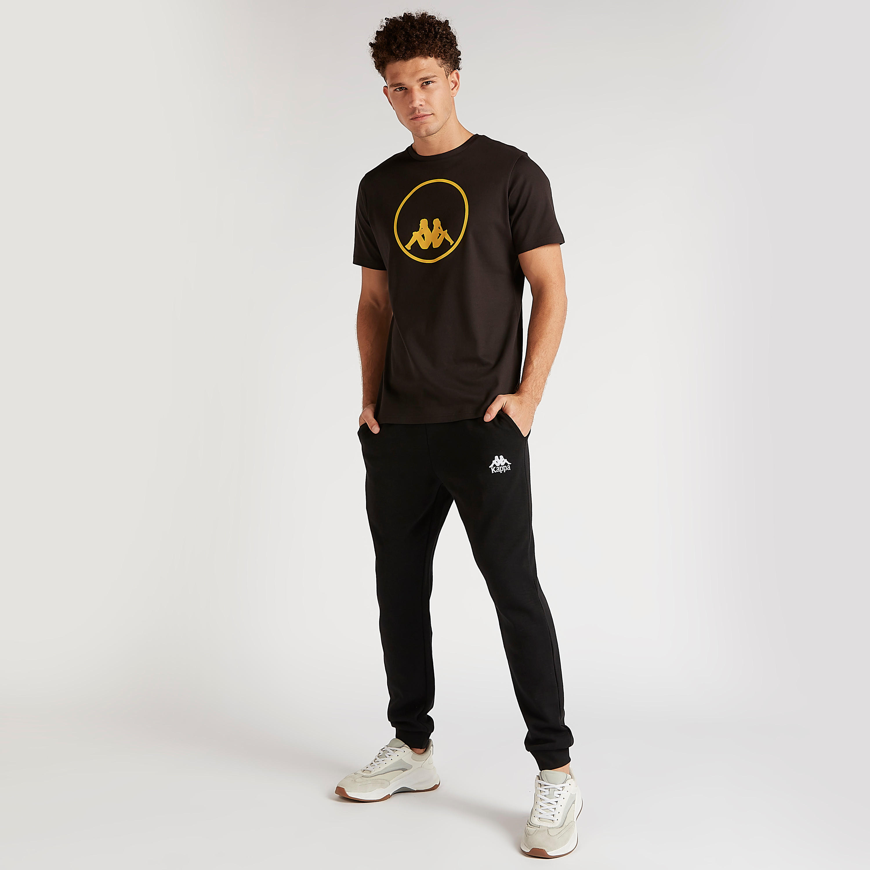 تيشيرت بطبعات وياقة ضيّقة وأكمام قصيرة من كابا-men-clothing-sportswearandactivewear-tshirtsandpolos-image-6