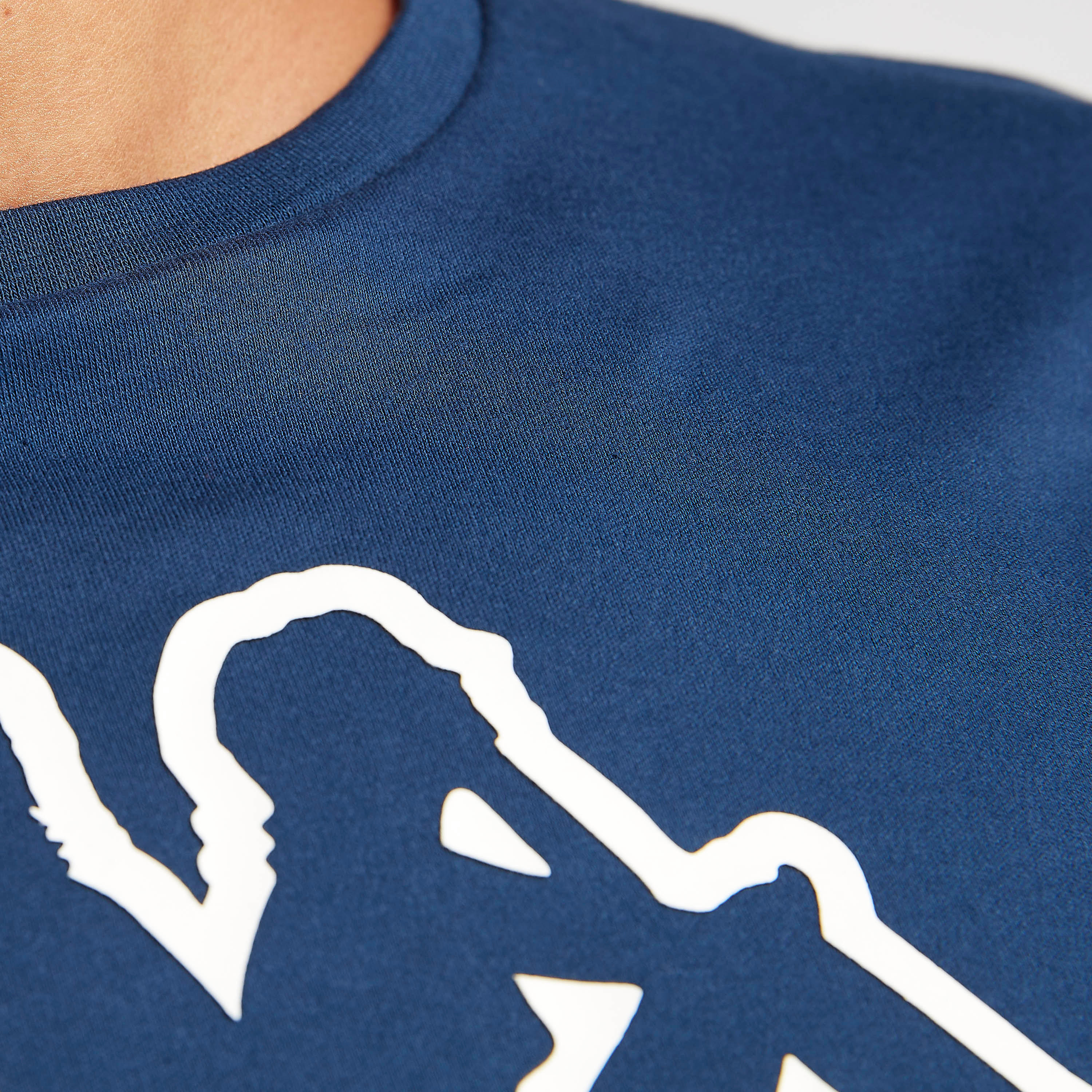 تيشيرت بطبعات وياقة ضيّقة وأكمام قصيرة من كابا-men-clothing-sportswearandactivewear-tshirtsandpolos-image-5