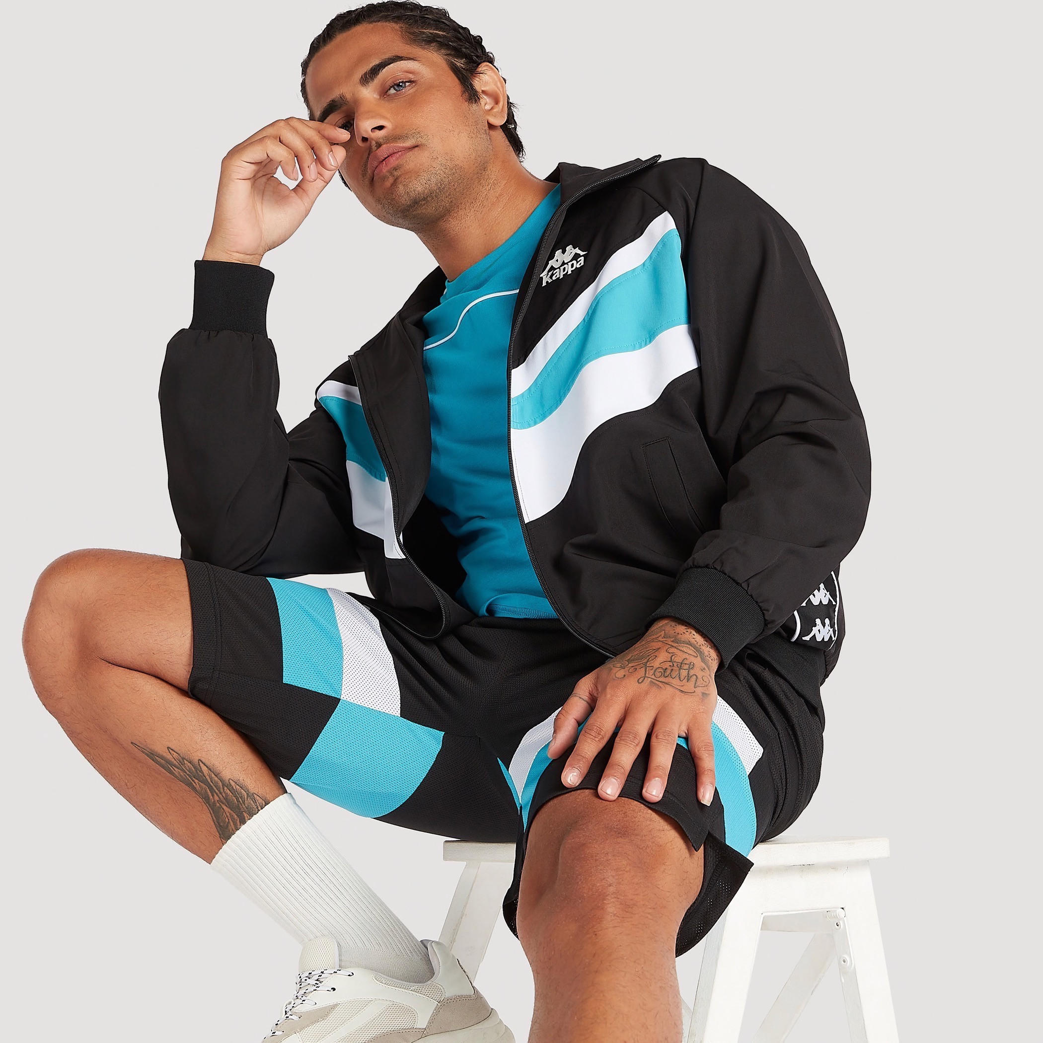شورت بقوالب ملوّنة ورباط إغلاق من كابا-men-clothing-sportswearandactivewear-bottoms-image-4