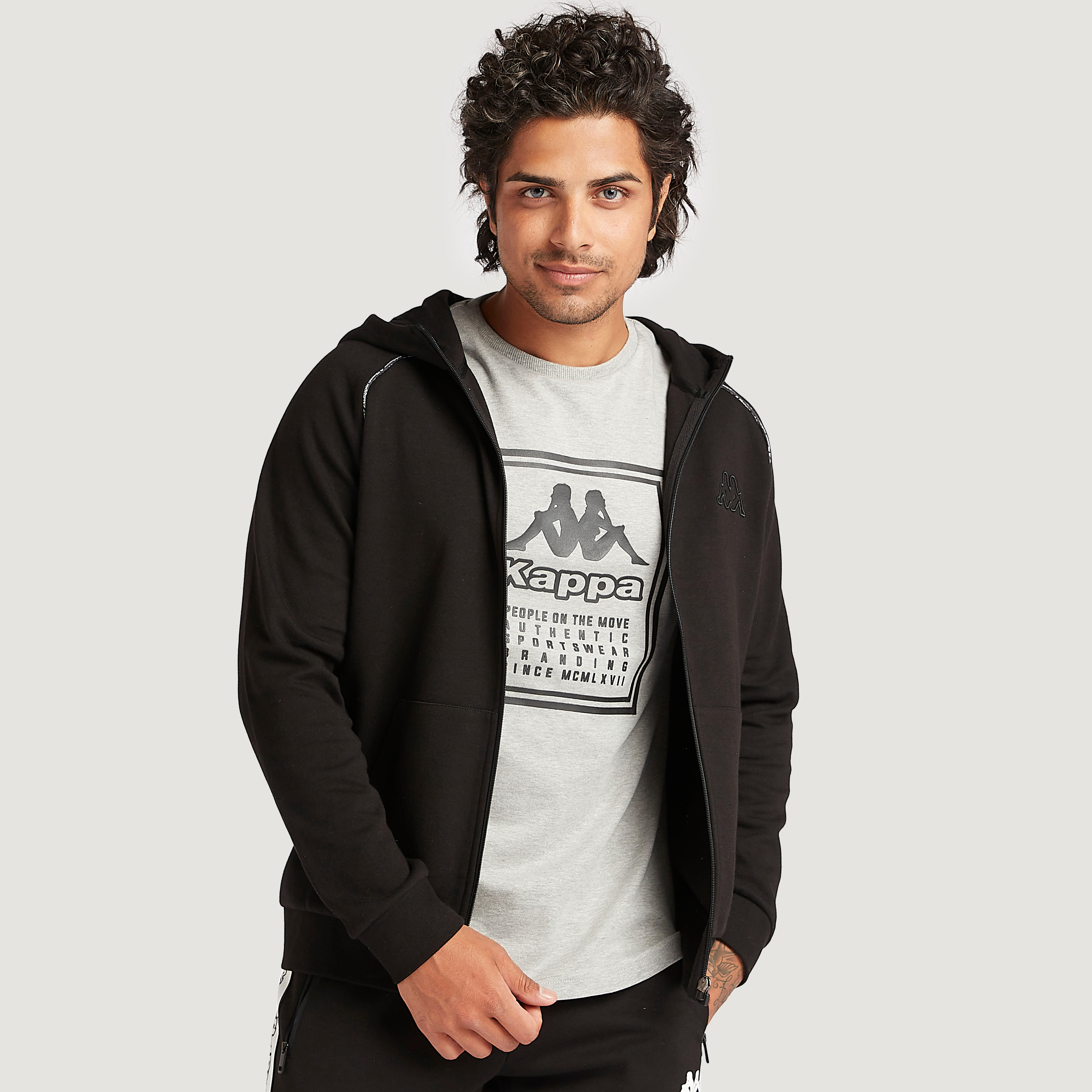 هودي بسحّاب وأكمام طويلة وجيوب من كابا-men-winterwear-hoodiesandsweatshirts-image-1