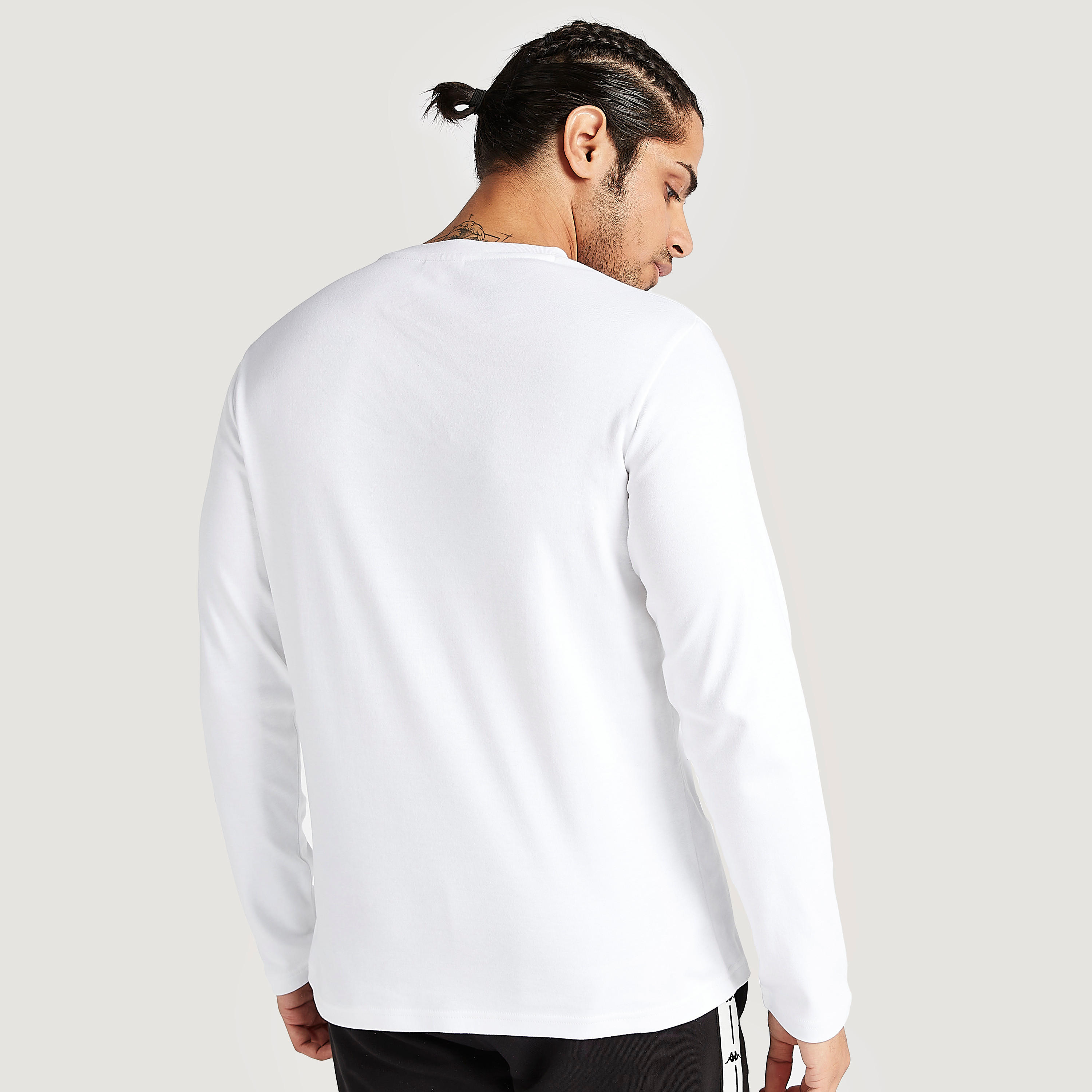 تيشيرت بياقة ضيّقة وأكمام طويلة من كابا-men-clothing-sportswearandactivewear-tshirtsandpolos-image-4