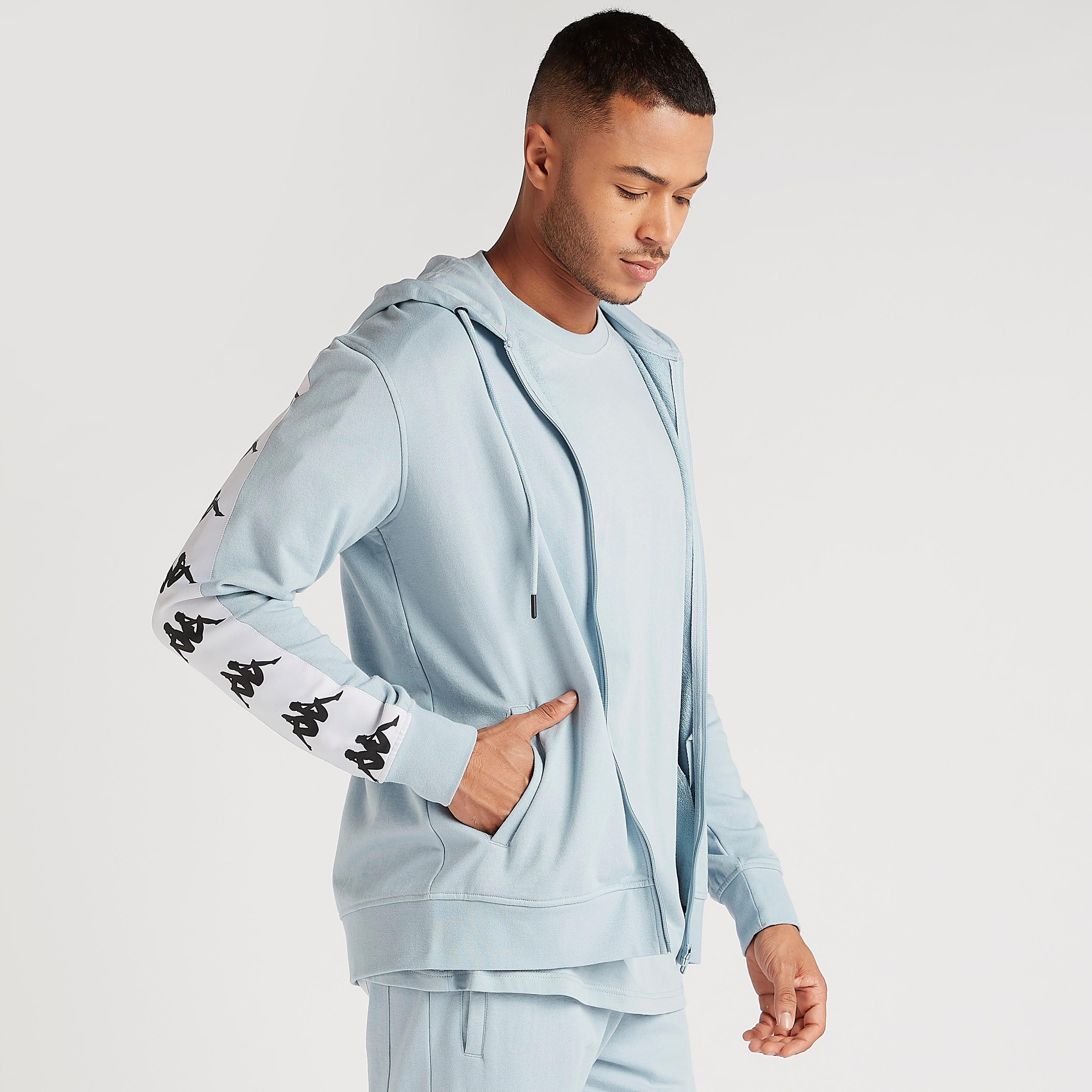 هودي بطبعات وسحّاب إغلاق وجيوب من كابا-men-winterwear-hoodiesandsweatshirts-image-1