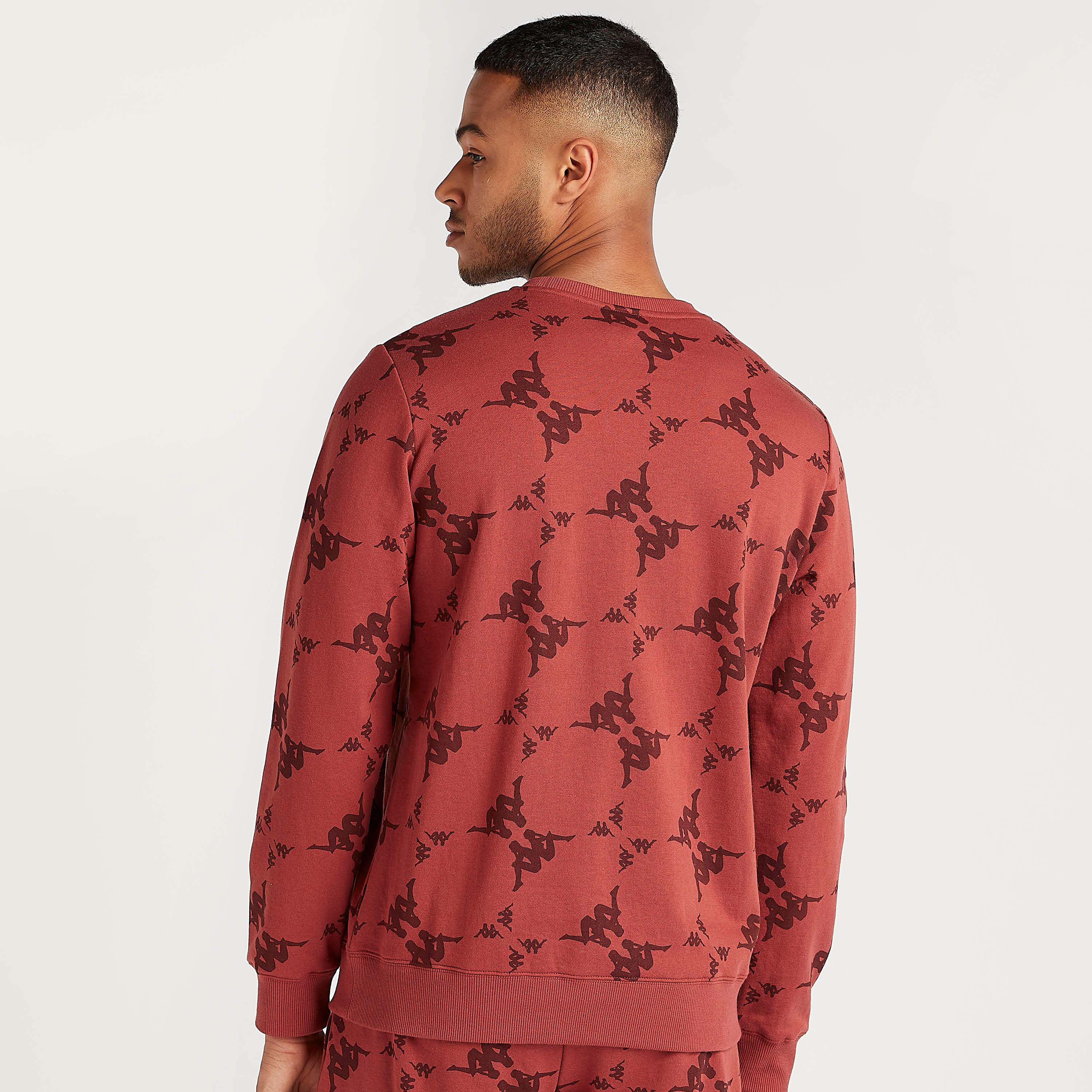 سويت شيرت بأكمام طويلة وطبعات من كابا-men-winterwear-hoodiesandsweatshirts-image-4