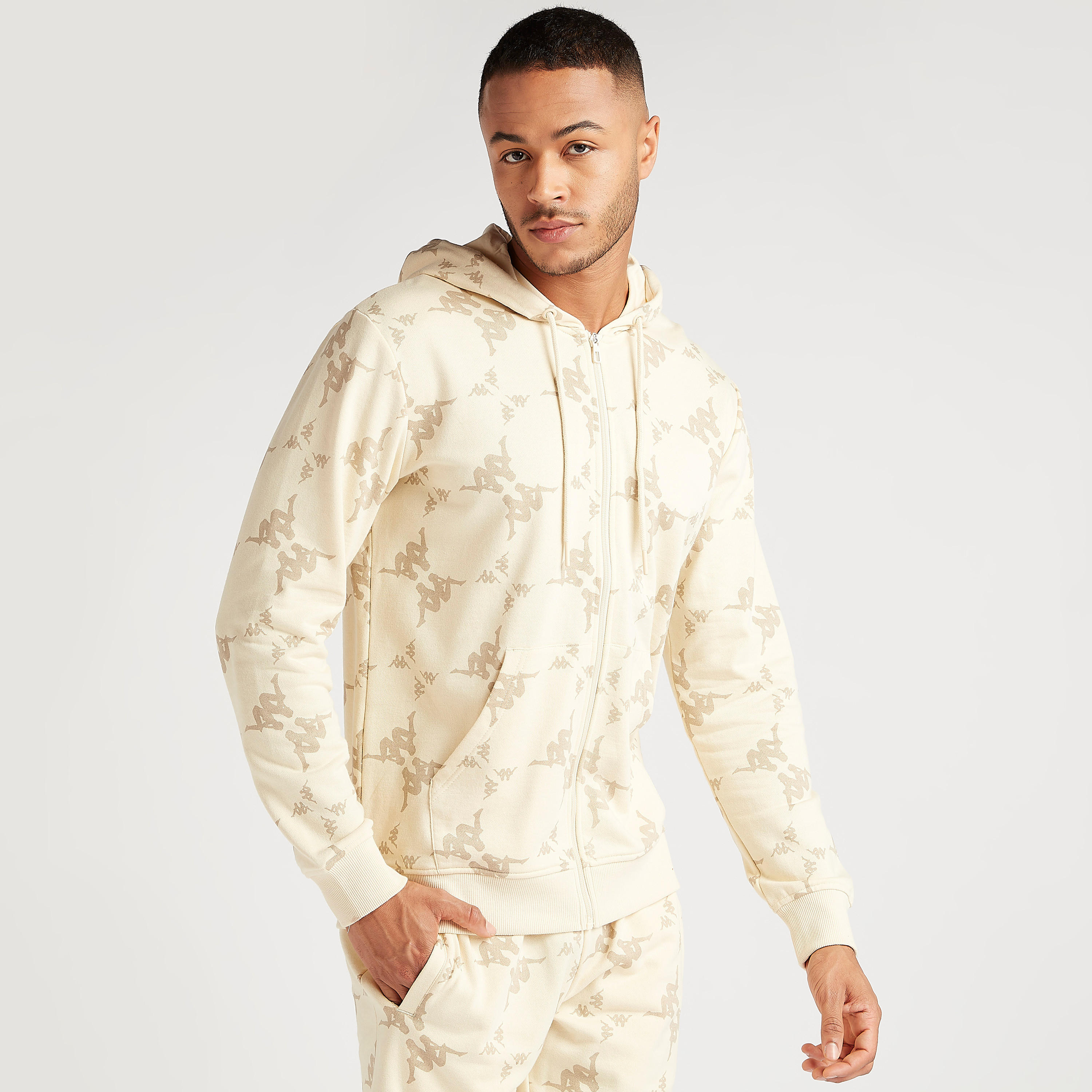 هودي بطبعات وسحّاب إغلاق وجيوب من كابا-men-winterwear-hoodiesandsweatshirts-image-1
