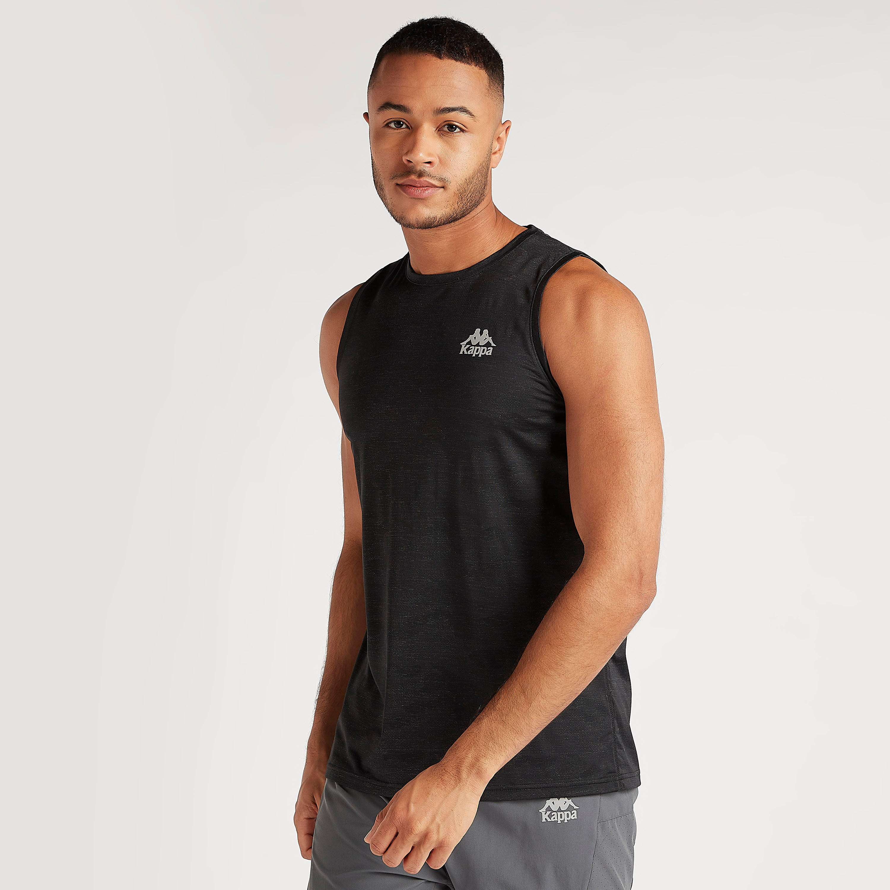 فيست سادة بياقة ضيّقة من كابا-men-clothing-sportswearandactivewear-tshirtsandpolos-image-4