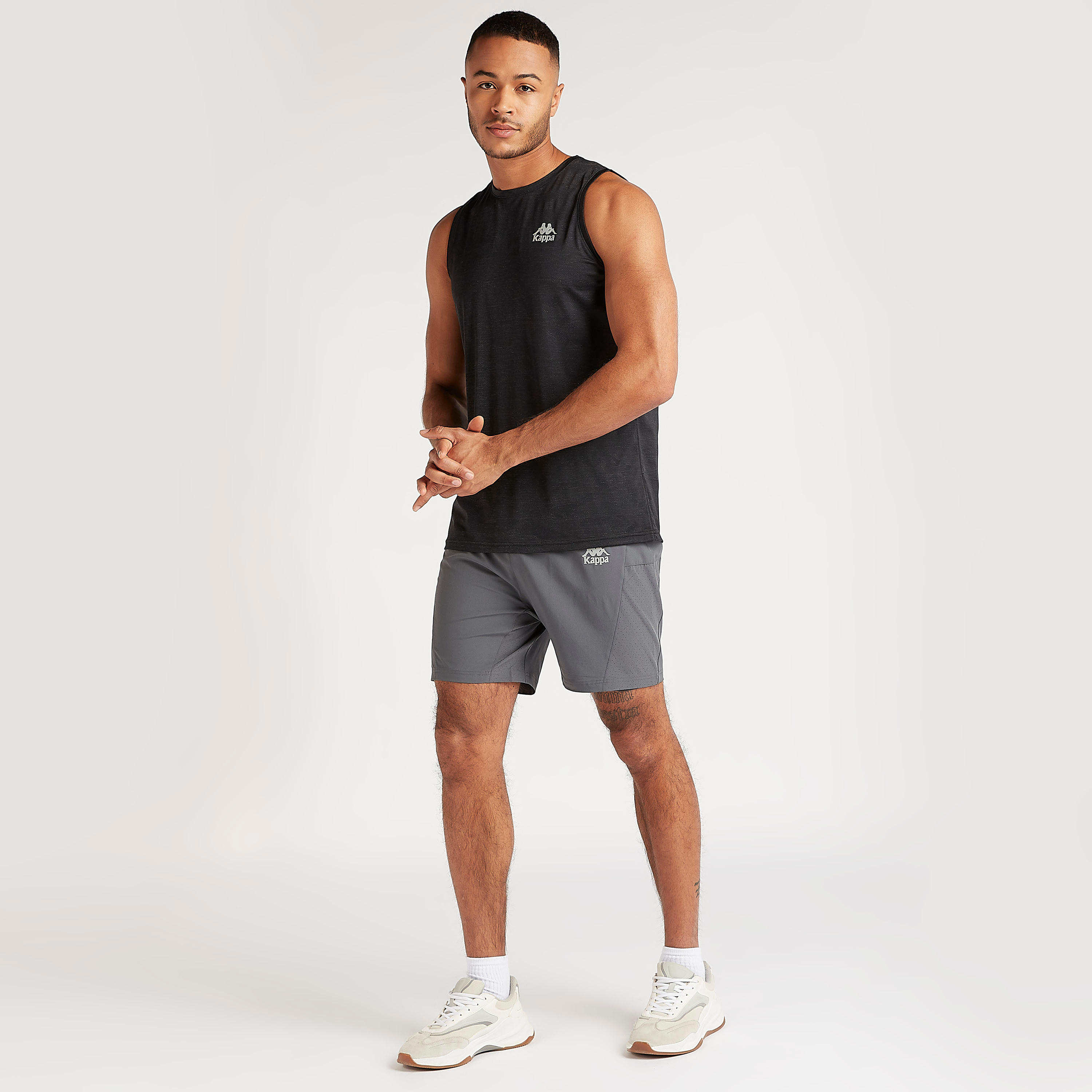 فيست سادة بياقة ضيّقة من كابا-men-clothing-sportswearandactivewear-tshirtsandpolos-image-3