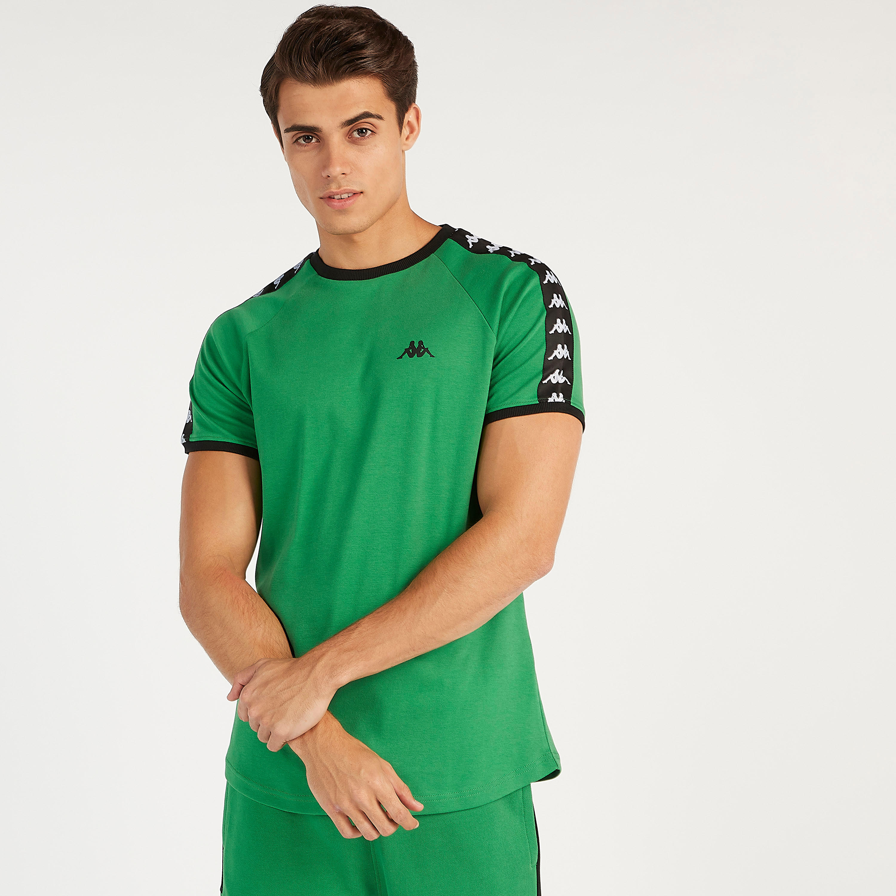 تيشيرت بياقة ضيّقة وأكمام قصيرة من كابا-men-clothing-sportswearandactivewear-tshirtsandpolos-image-1