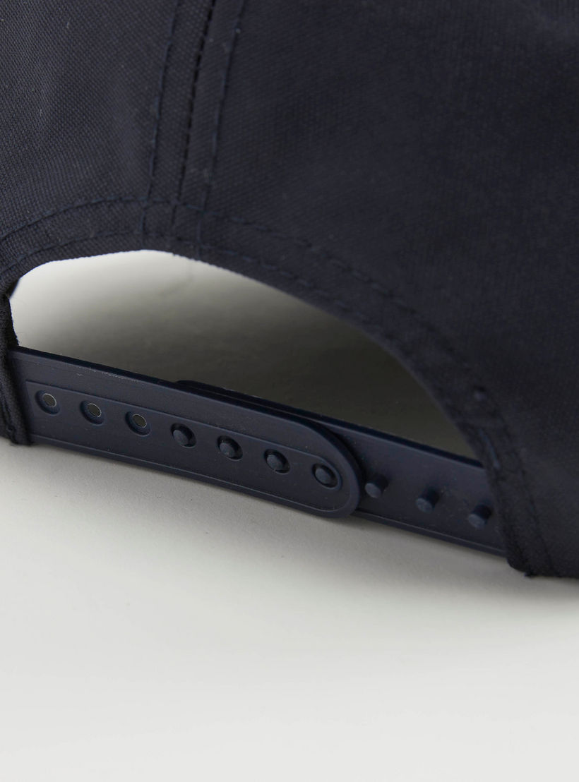 قبعة كاب مطرزة بقفل إغلاق من كابا-men-caps-image-1