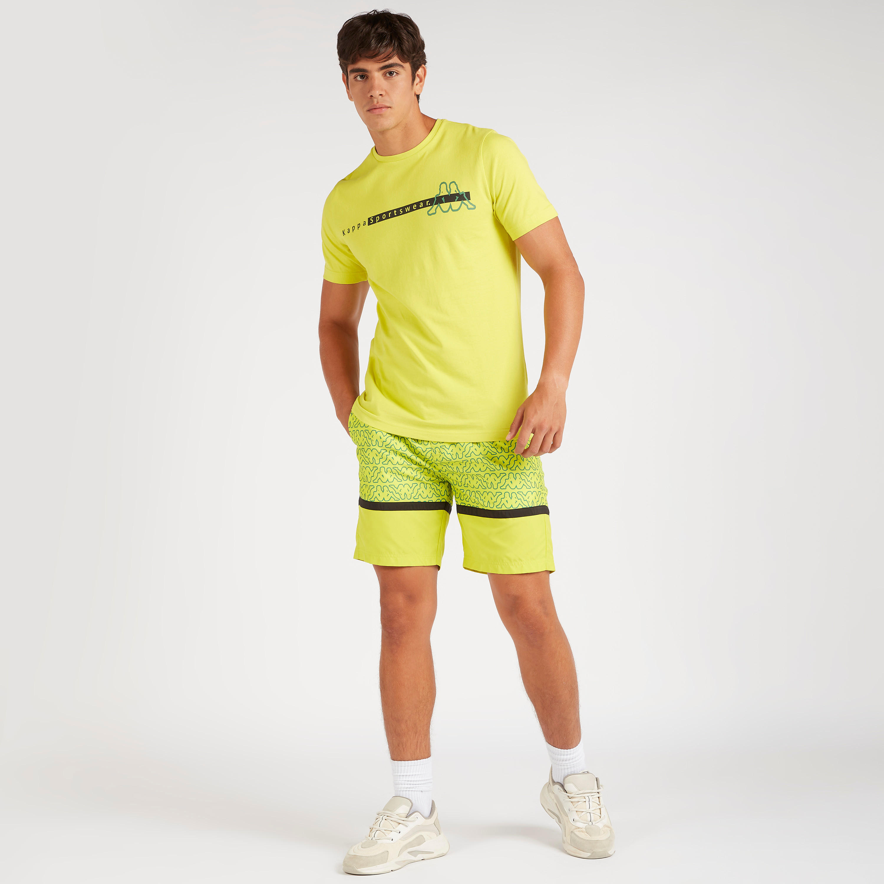 تيشيرت بطبعات وياقة ضيّقة وأكمام قصيرة من كابا-men-clothing-sportswearandactivewear-tshirtsandpolos-image-2