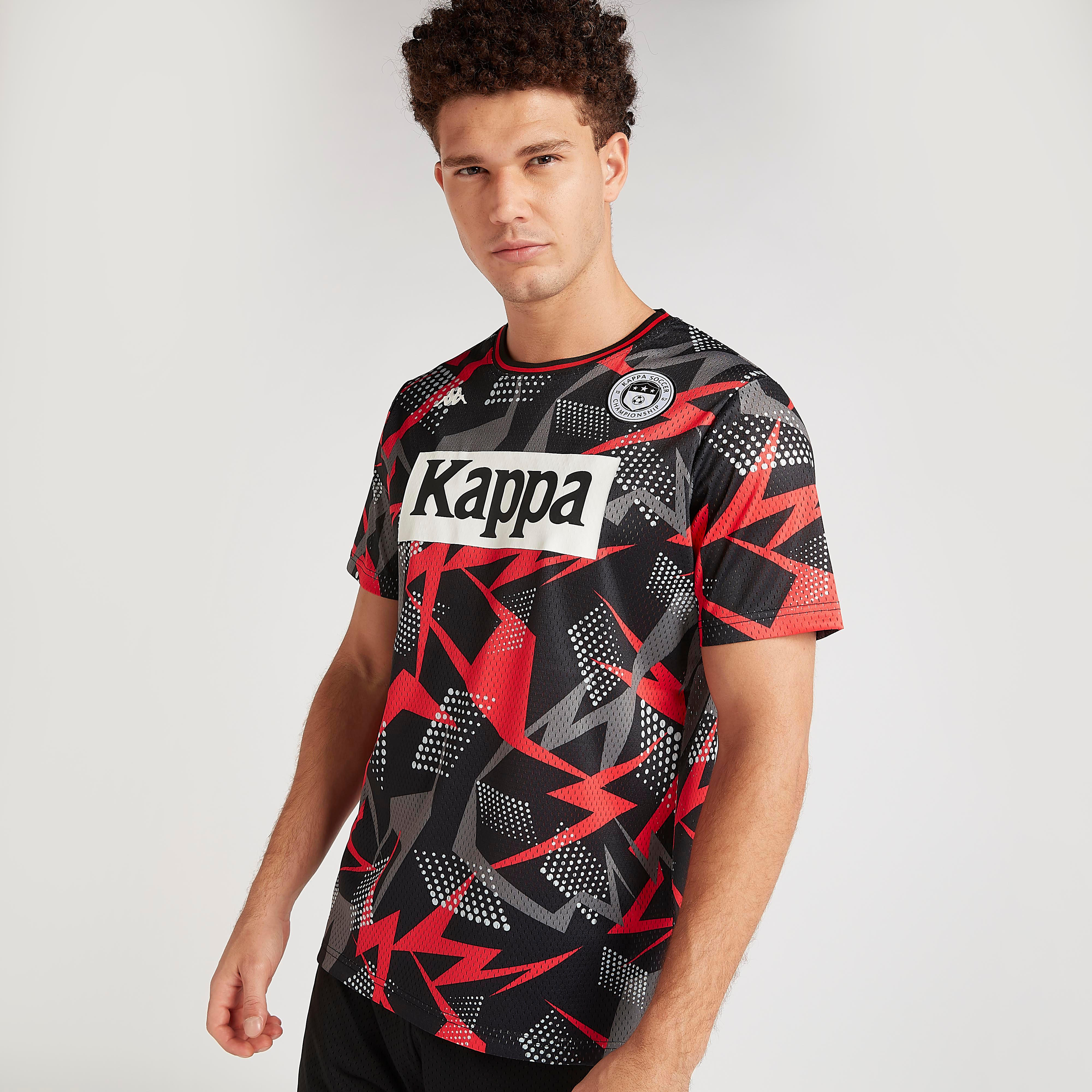 تيشيرت بياقة ضيّقة وأكمام قصيرة وطبعات من كابا-men-clothing-sportswearandactivewear-tshirtsandpolos-image-1