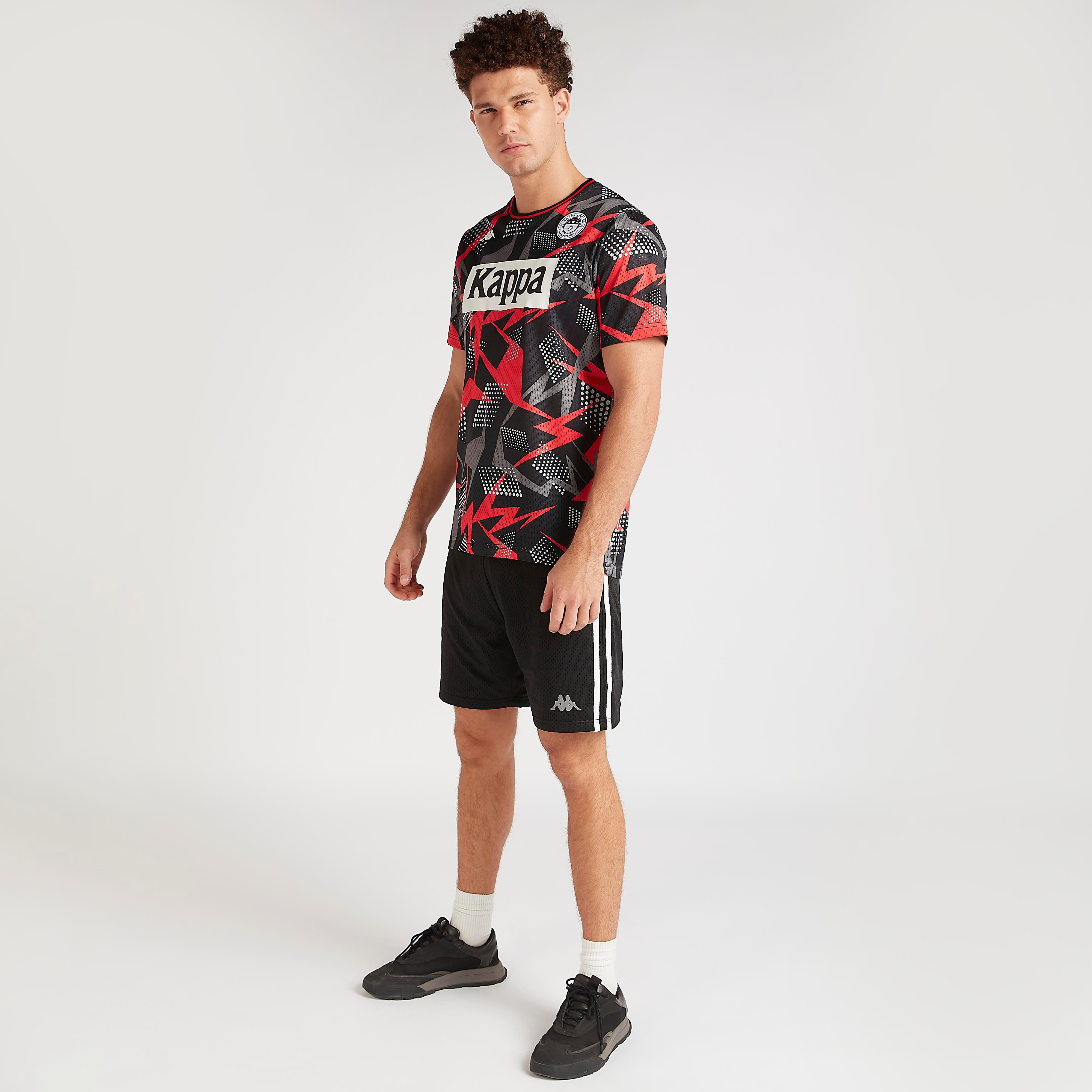 تيشيرت بياقة ضيّقة وأكمام قصيرة وطبعات من كابا-men-clothing-sportswearandactivewear-tshirtsandpolos-image-6