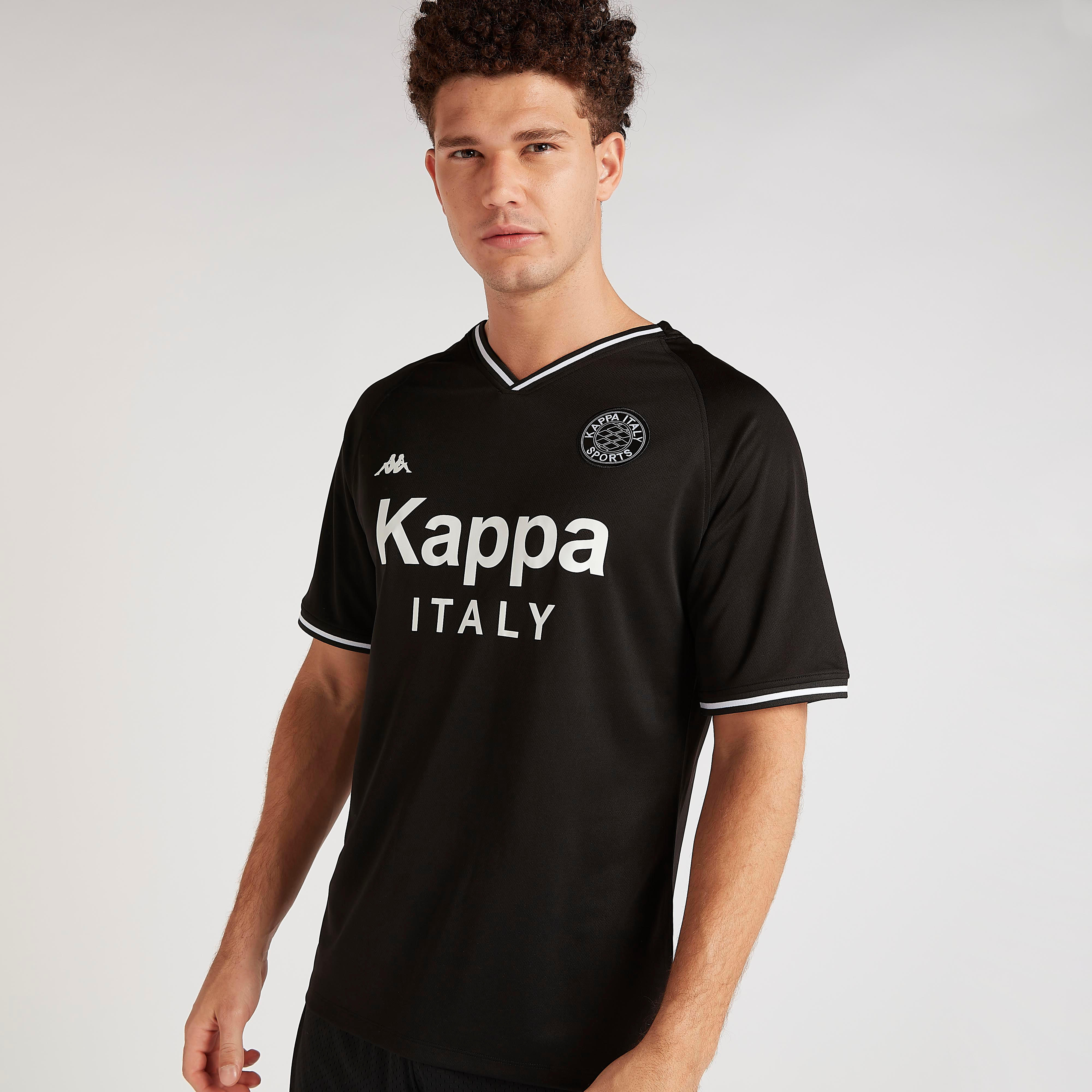 تيشيرت بياقة v وأكمام قصيرة وطبعات من كابا-men-clothing-sportswearandactivewear-tshirtsandpolos-image-1