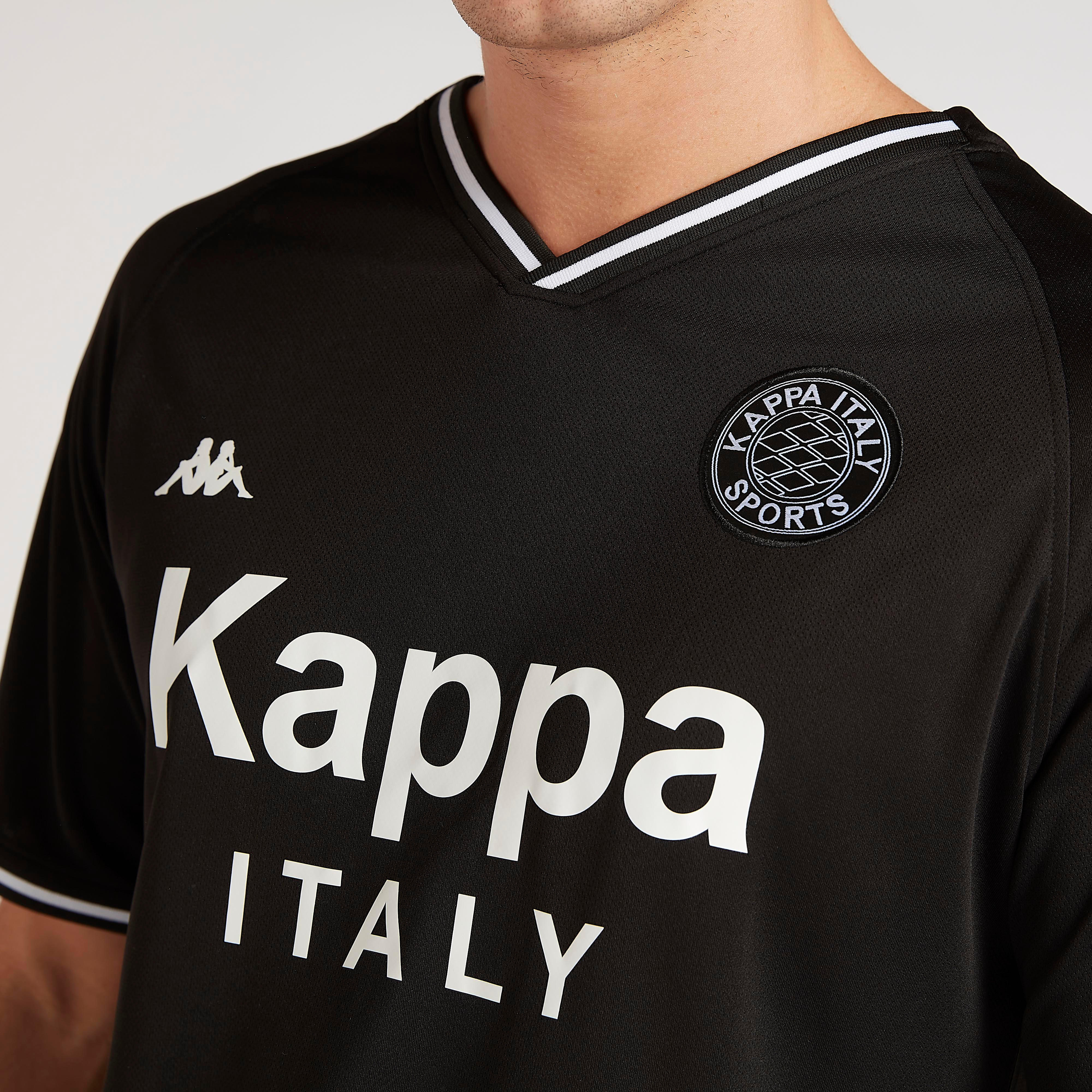 تيشيرت بياقة v وأكمام قصيرة وطبعات من كابا-men-clothing-sportswearandactivewear-tshirtsandpolos-image-5
