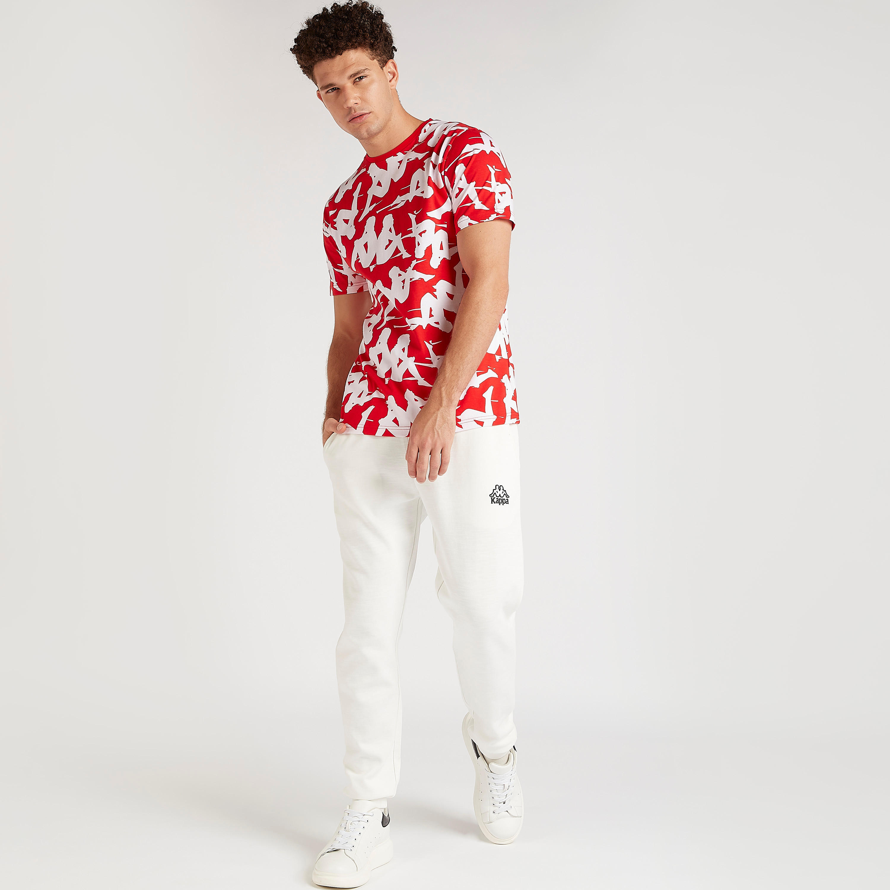 تيشيرت بطبعات وياقة ضيّقة وأكمام قصيرة من كابا-men-clothing-sportswearandactivewear-tshirtsandpolos-image-2