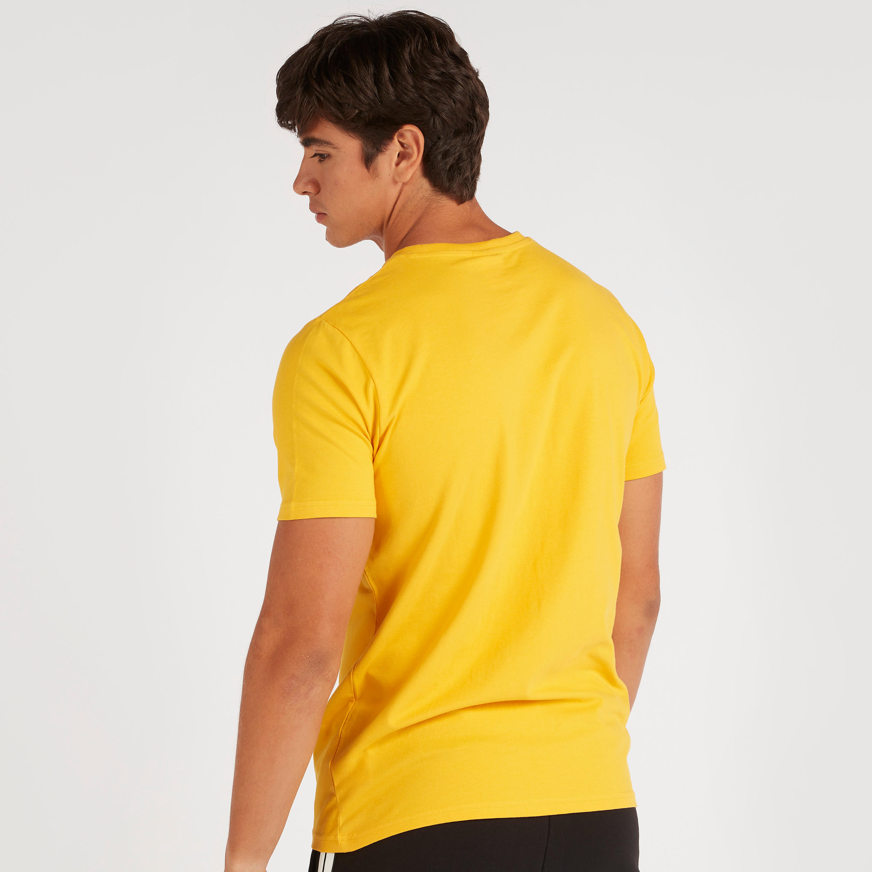 تيشيرت بطبعات وياقة ضيّقة وأكمام قصيرة من كابا-men-clothing-sportswearandactivewear-tshirtsandpolos-image-4