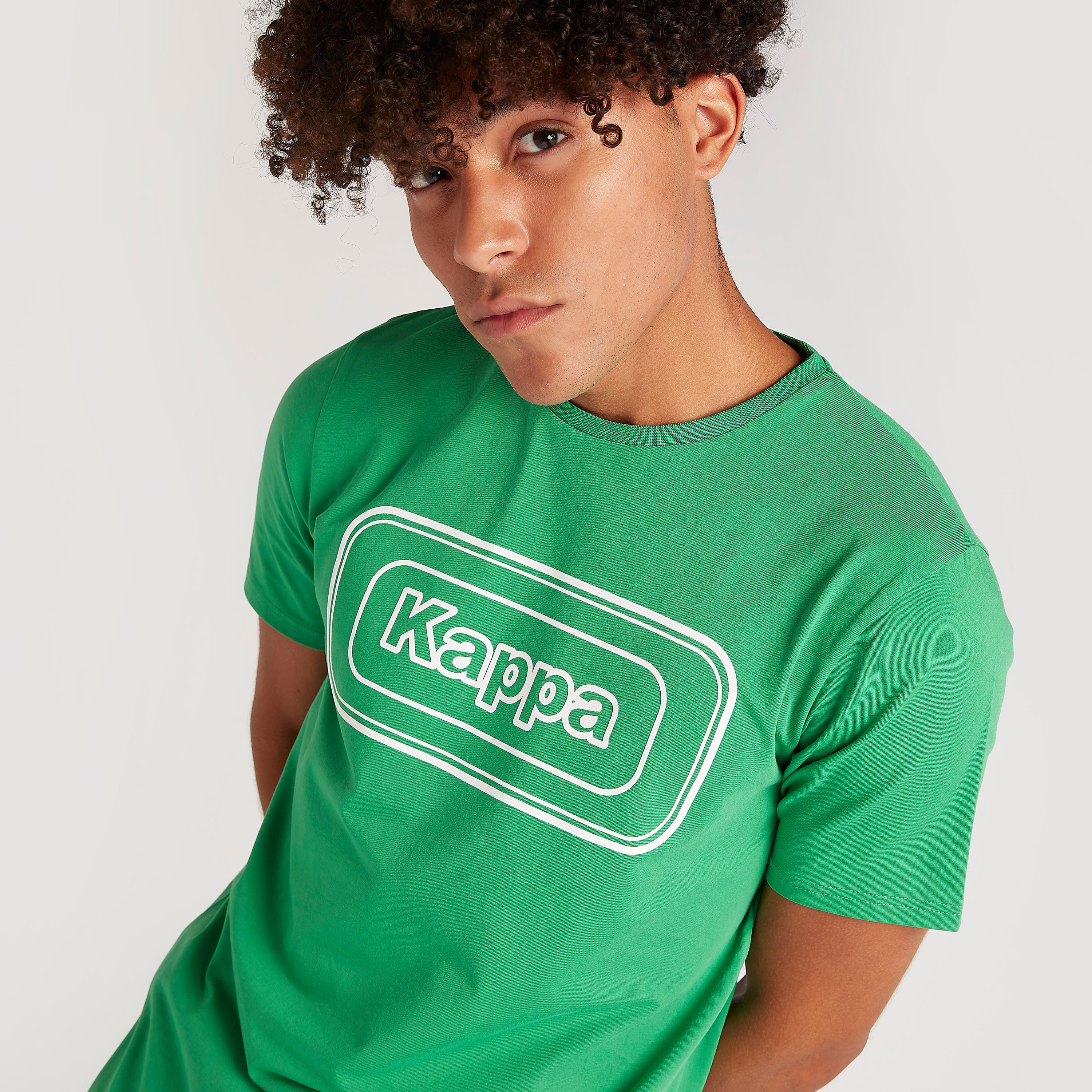 تيشيرت بطبعات وياقة ضيّقة وأكمام قصيرة من كابا-men-clothing-sportswearandactivewear-tshirtsandpolos-image-3