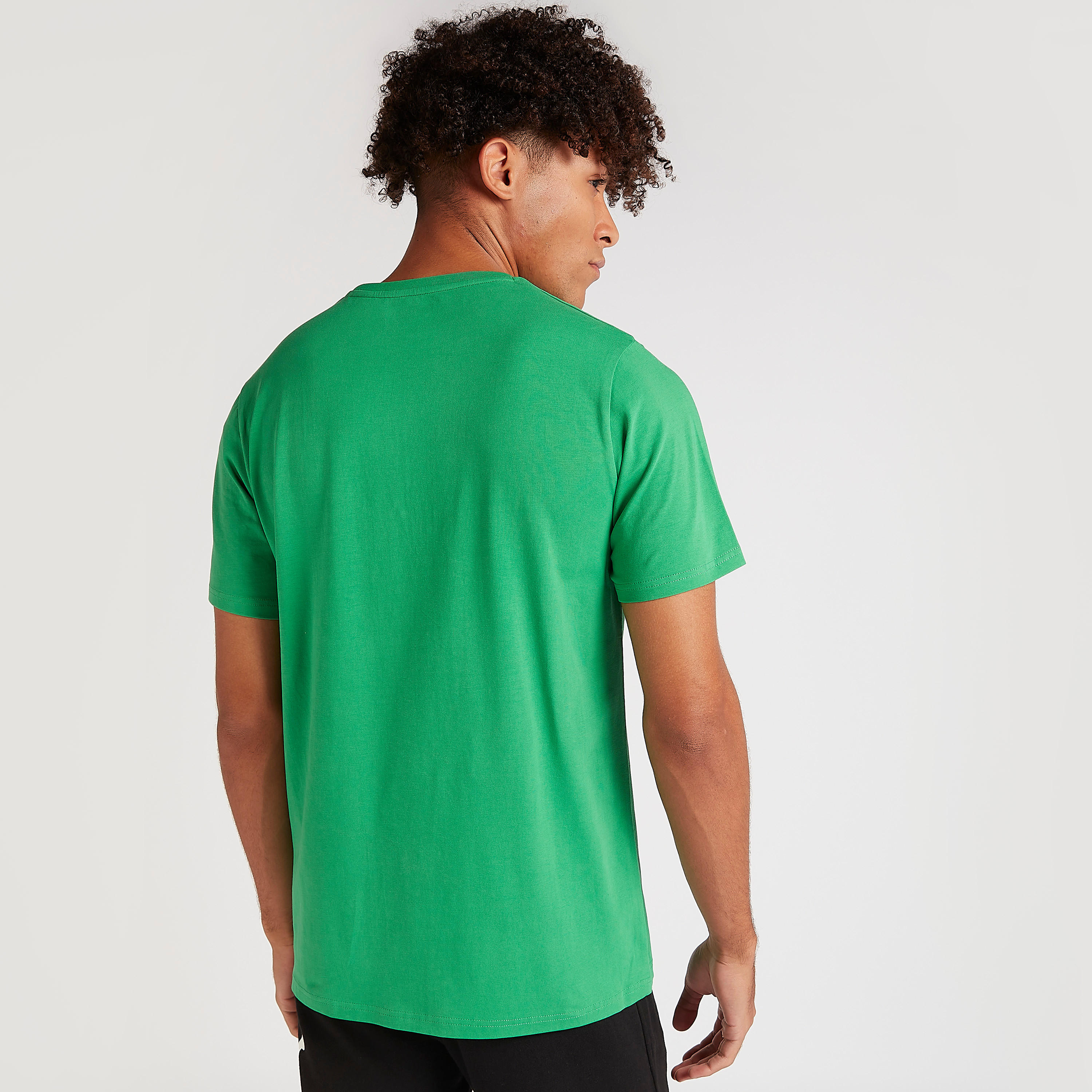تيشيرت بطبعات وياقة ضيّقة وأكمام قصيرة من كابا-men-clothing-sportswearandactivewear-tshirtsandpolos-image-4