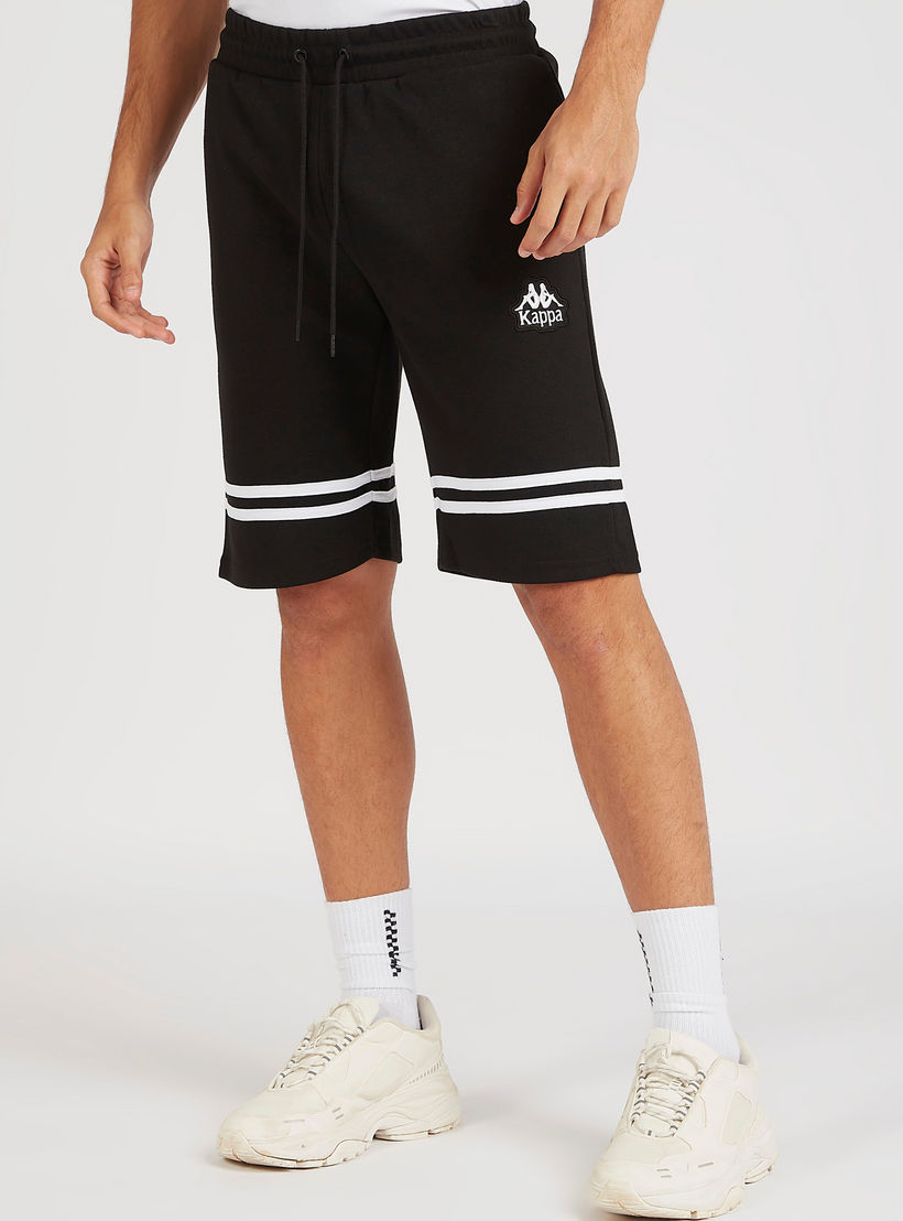 شورت بتفاصيل شريطة وشعار ورباط إغلاق من كابا-men-clothing-sportswearandactivewear-bottoms-image-4