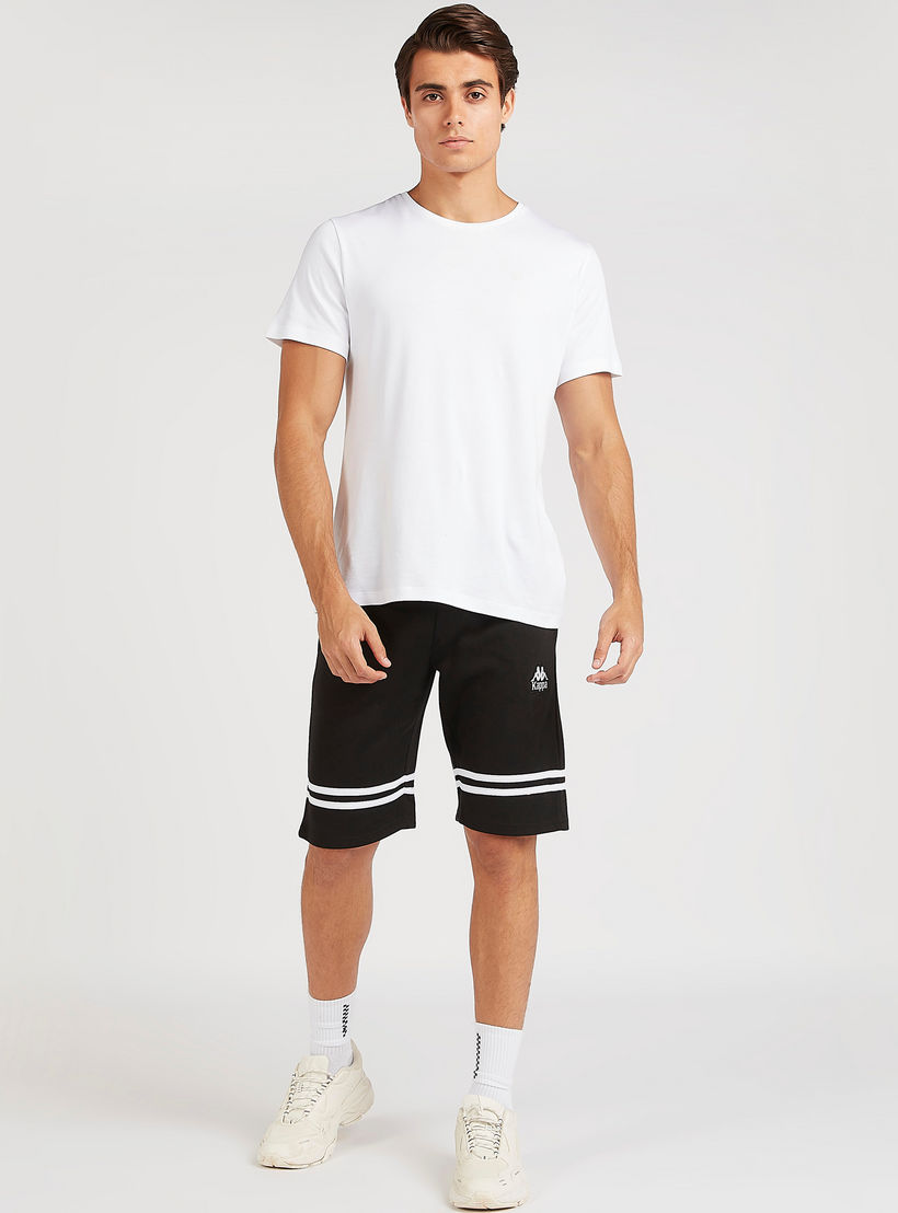 شورت بتفاصيل شريطة وشعار ورباط إغلاق من كابا-men-clothing-sportswearandactivewear-bottoms-image-3