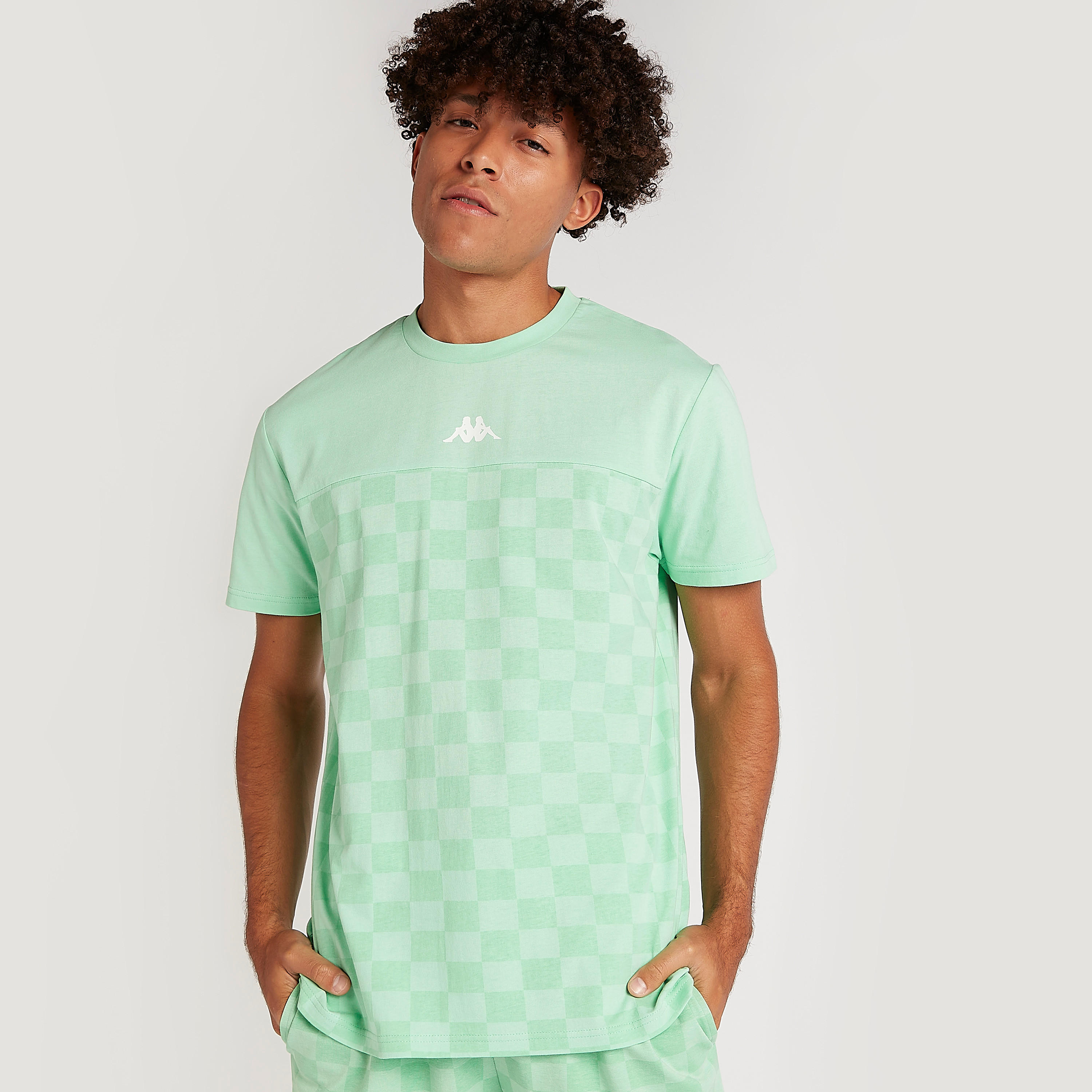 تيشيرت كاروهات بياقة ضيّقة وأكمام قصيرة من كابا-men-clothing-sportswearandactivewear-tshirtsandpolos-image-6